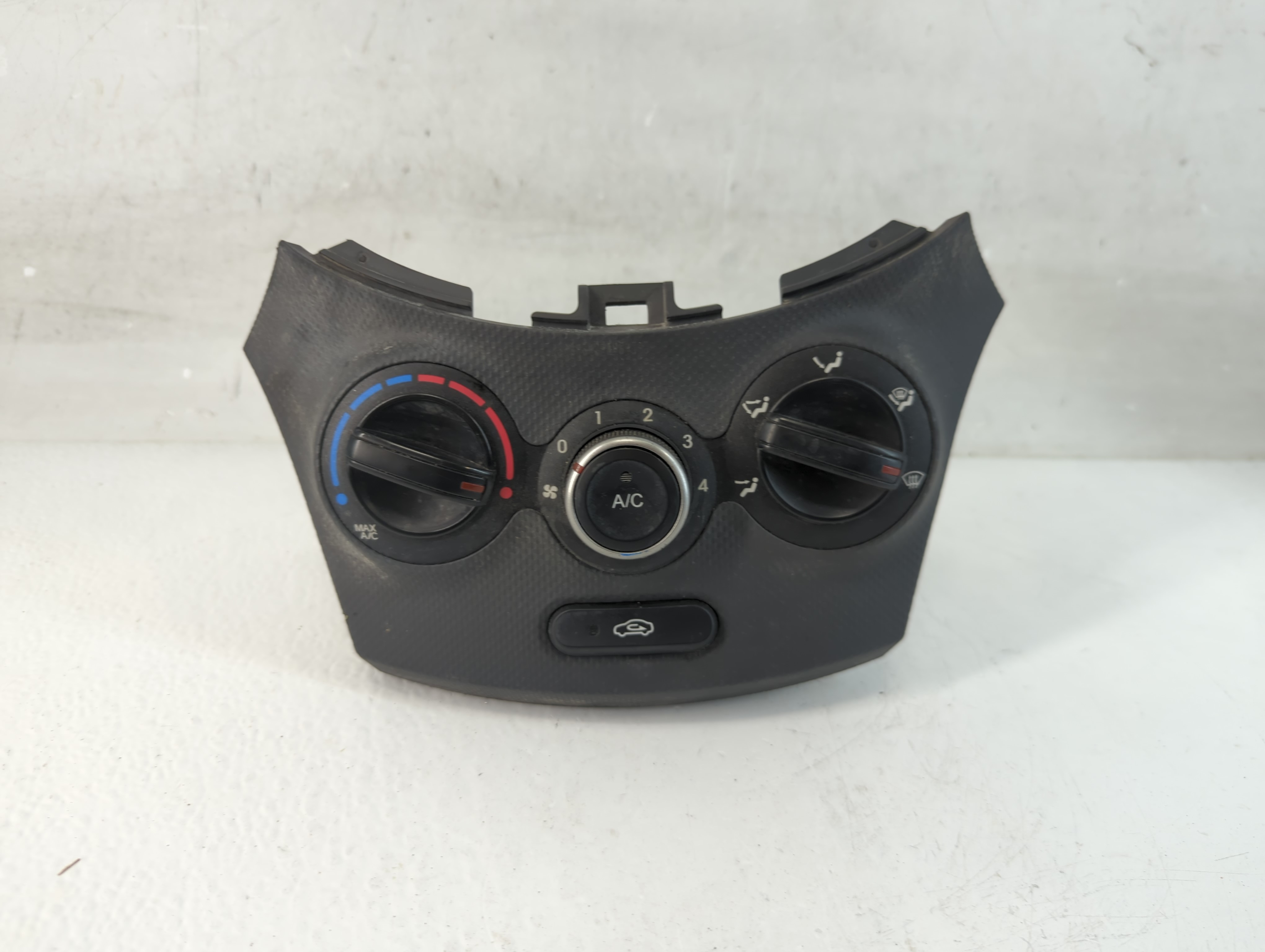 2015-2017 Hyundai Accent Ac Heater Climate Control 97250-1rbl1rdy 1046718 - Oemusedautoparts1.com