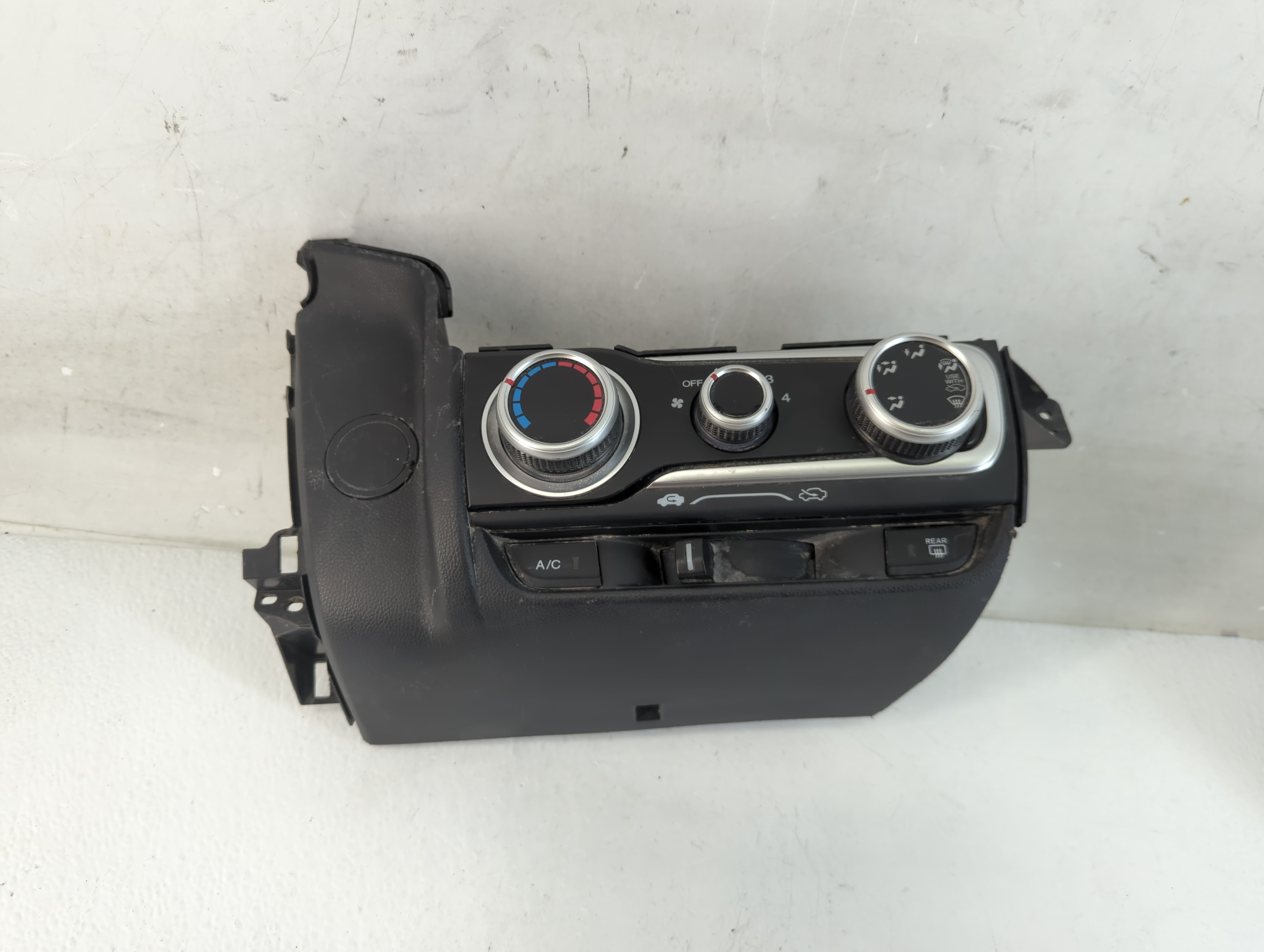 2015-2020 Honda Fit Ac Heater Climate Control 1046719 - Oemusedautoparts1.com