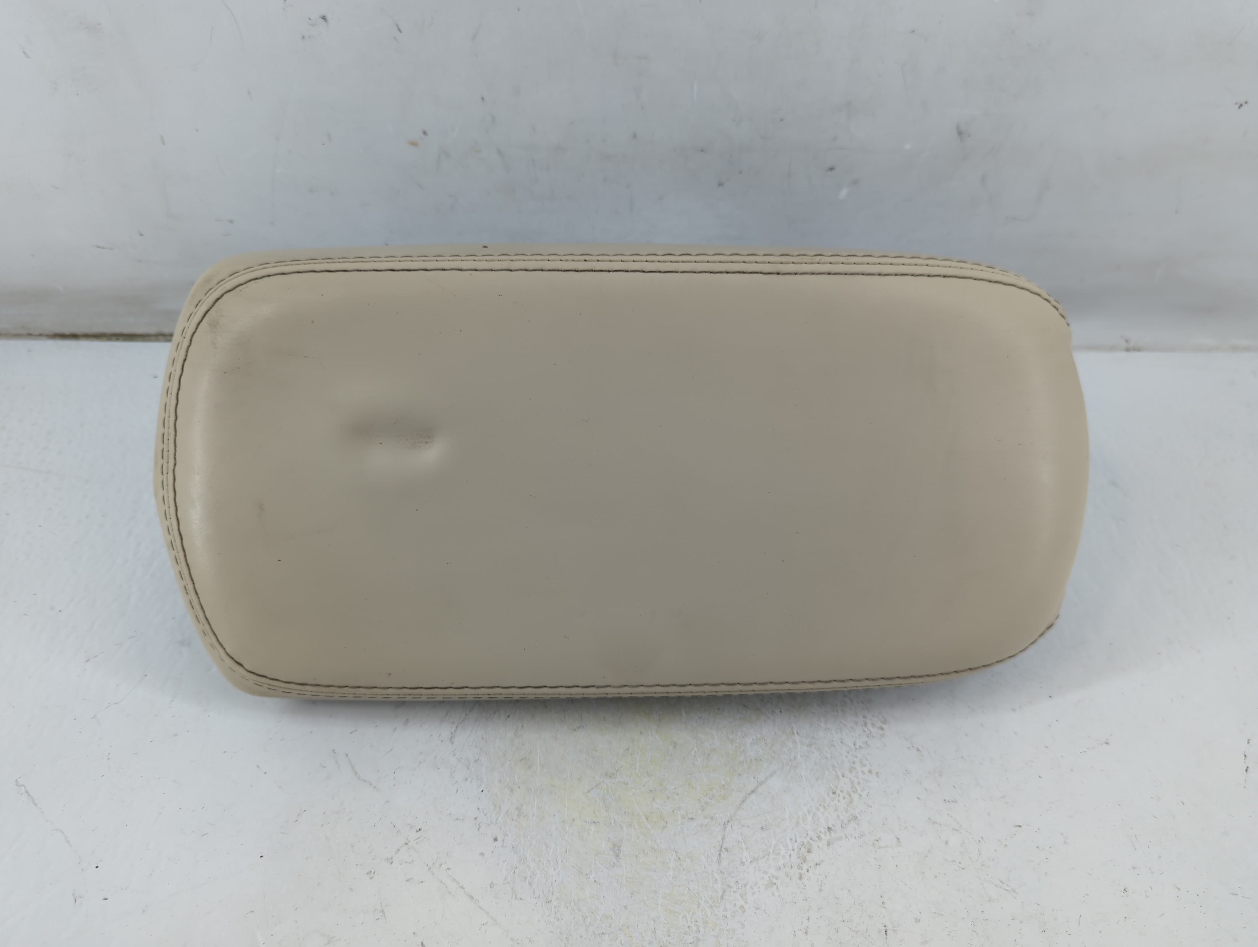 2008-2010 Chrysler Sebring Center Console Armrest Cover Lid Tan 1046728 - Oemusedautoparts1.com
