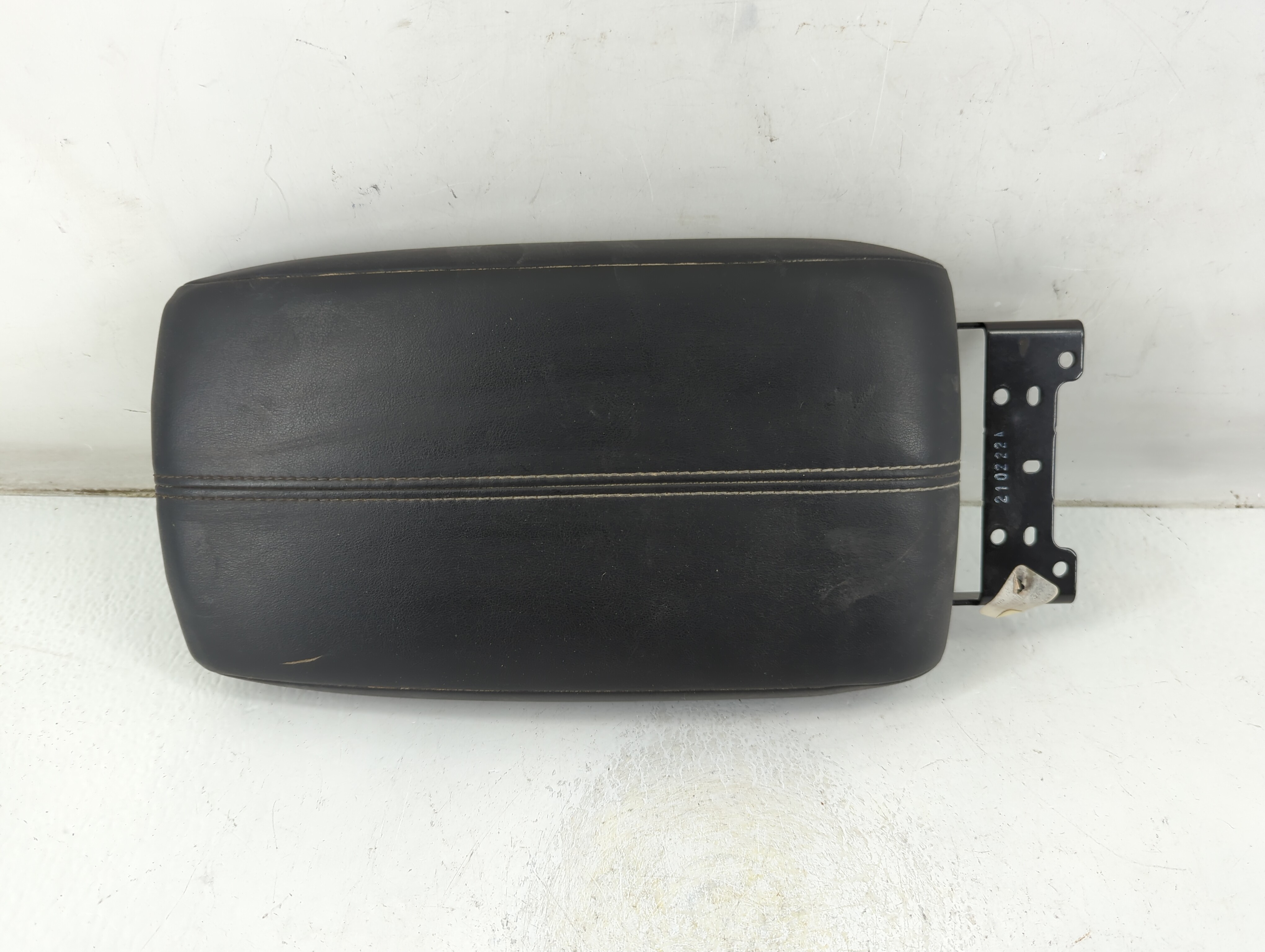 2020-2022 Nissan Sentra Center Console Armrest Cover Lid Black 1046729 - Oemusedautoparts1.com