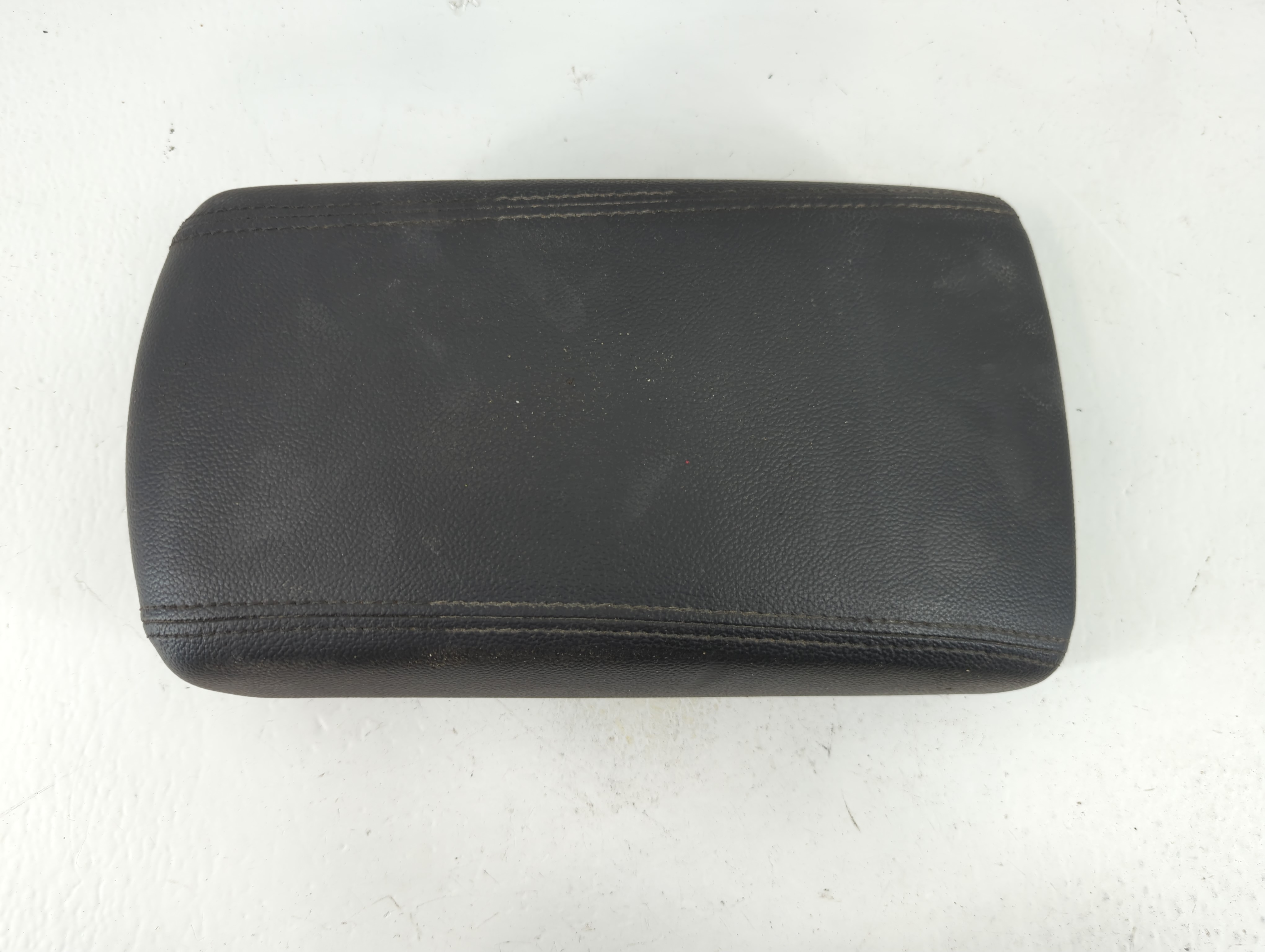 Picture of 2017 Hyundai Tucson Center Console Armrest Cover Lid Black 1046769