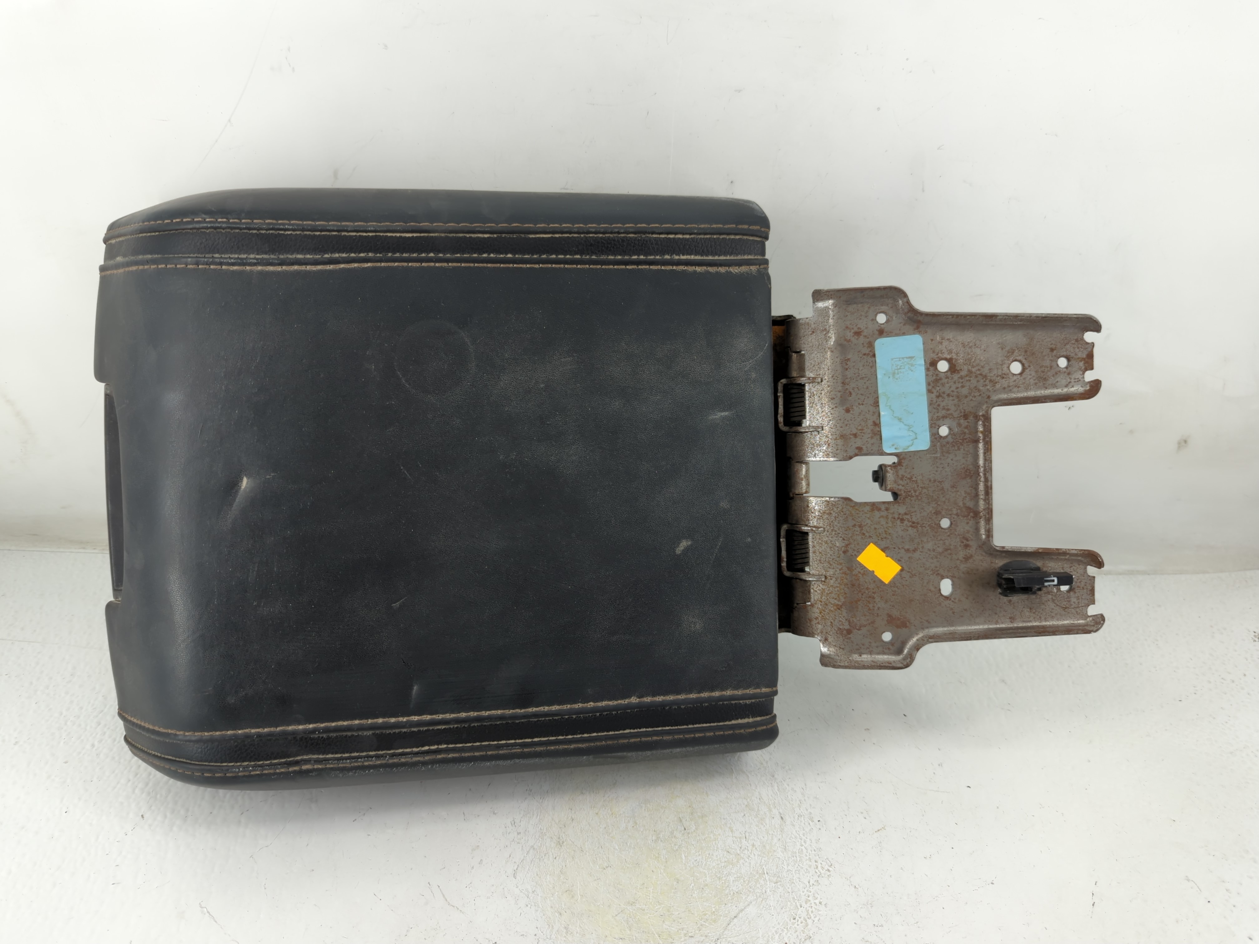 2018-2021 Ford Expedition Center Console Armrest Cover Lid Black 1046770 - Oemusedautoparts1.com