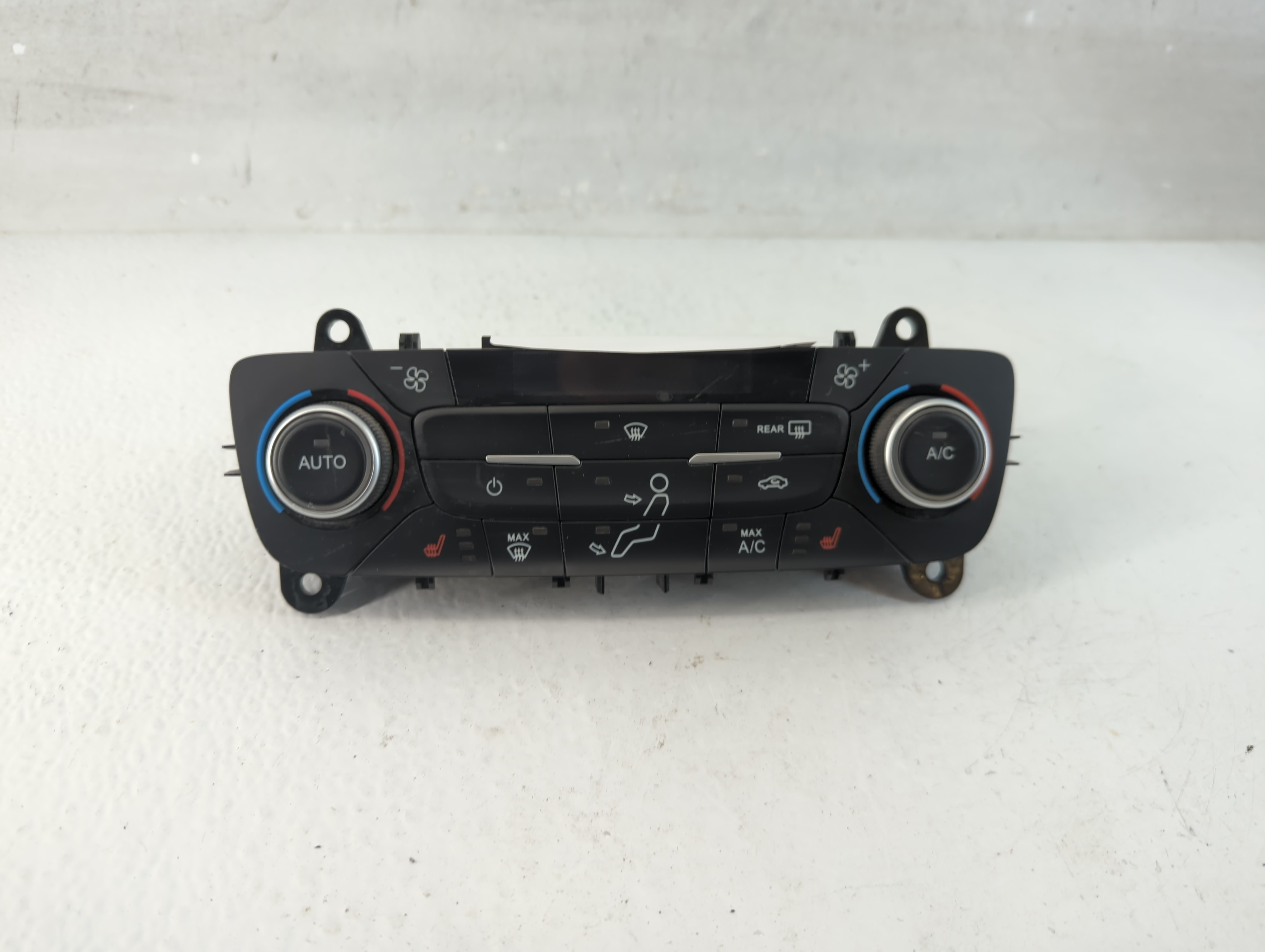 2017-2019 Ford Escape Ac Heater Climate Control Gj5t-18c612-cj 1046793 - Oemusedautoparts1.com