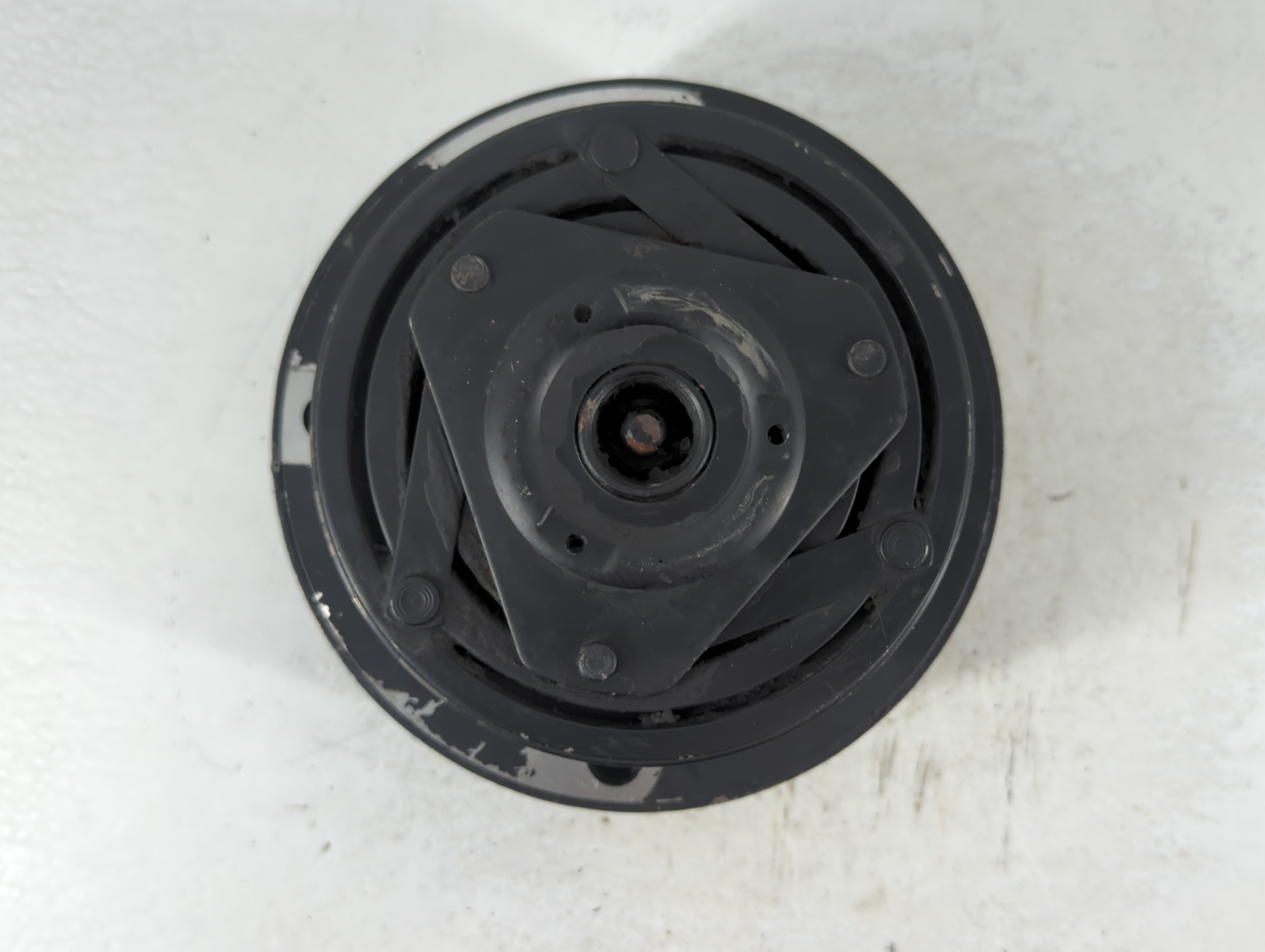 1992 Chevrolet Blazer Air Conditioning A/c Ac Compressor Oem 1046801 - Oemusedautoparts1.com