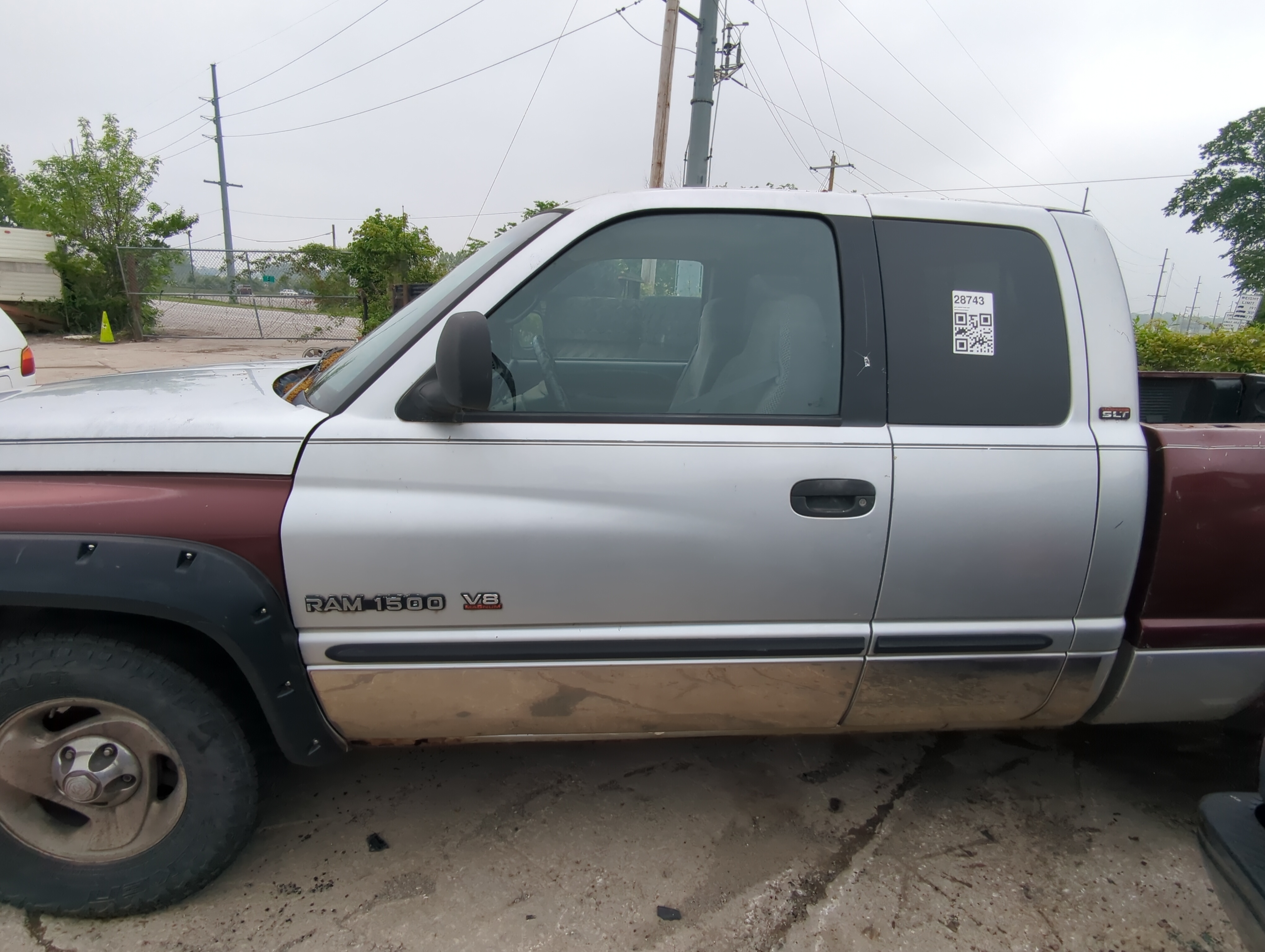 Picture of 1998-2001 Dodge Ram 1500 Driver Front Door Oem 1046945