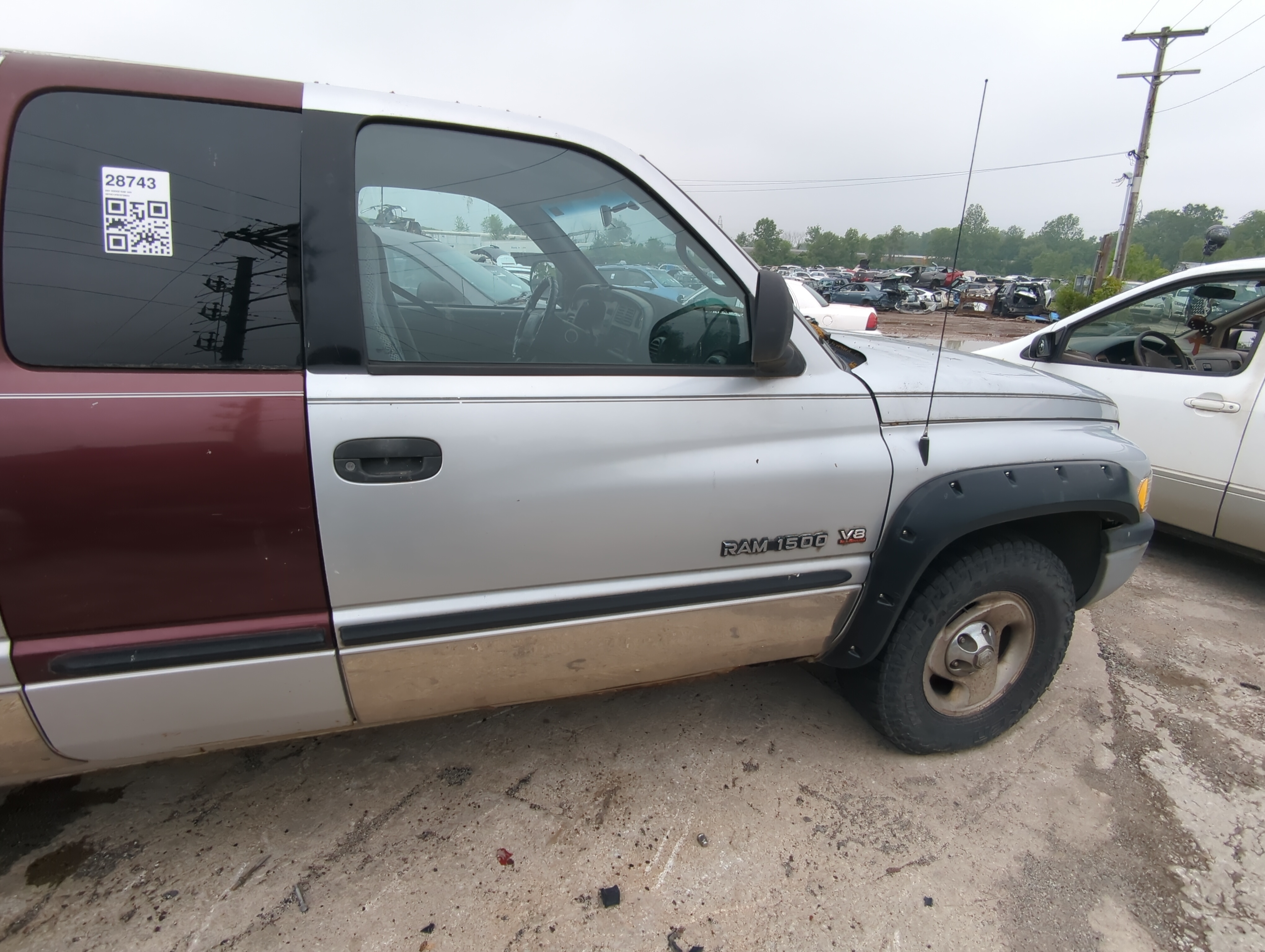 Picture of 1998-2001 Dodge Ram 1500 Passenger Front Door Oem 1046954