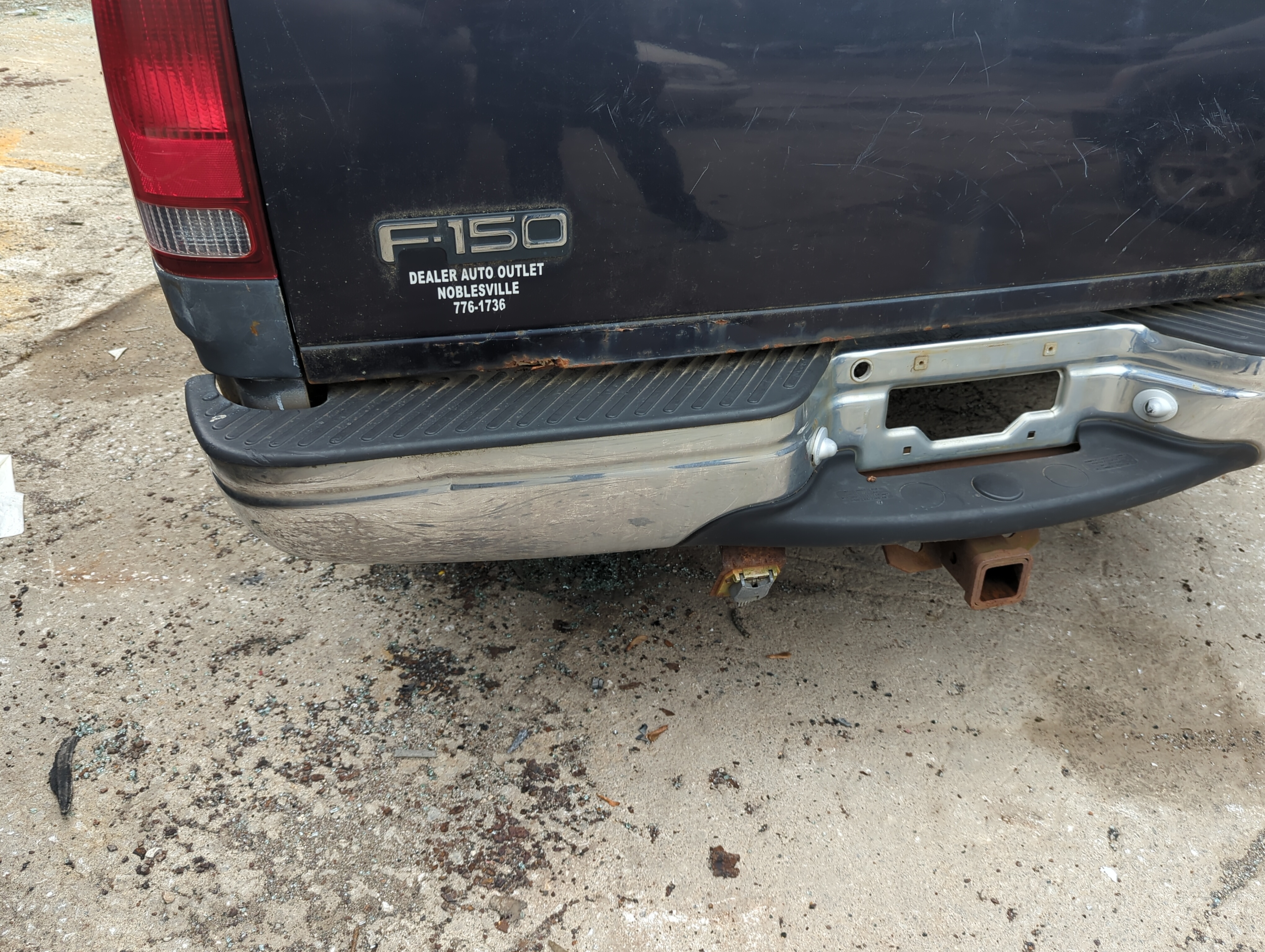 Picture of 1997-2003 Ford F-150 Rear Bumper Assembly Oem 1047097