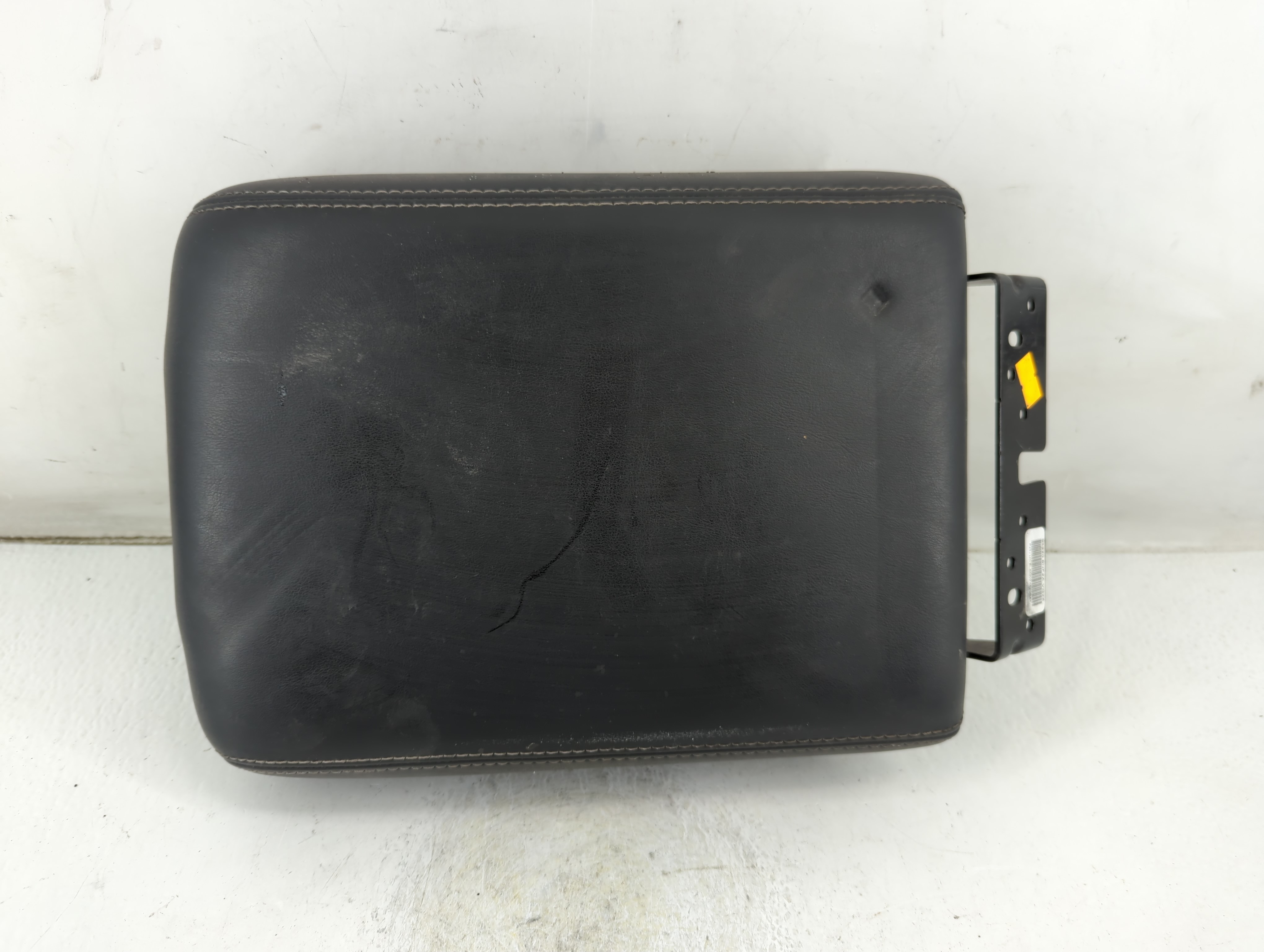 2016-2020 Infiniti Qx60 Center Console Armrest Cover Lid Black 1047107 - Oemusedautoparts1.com