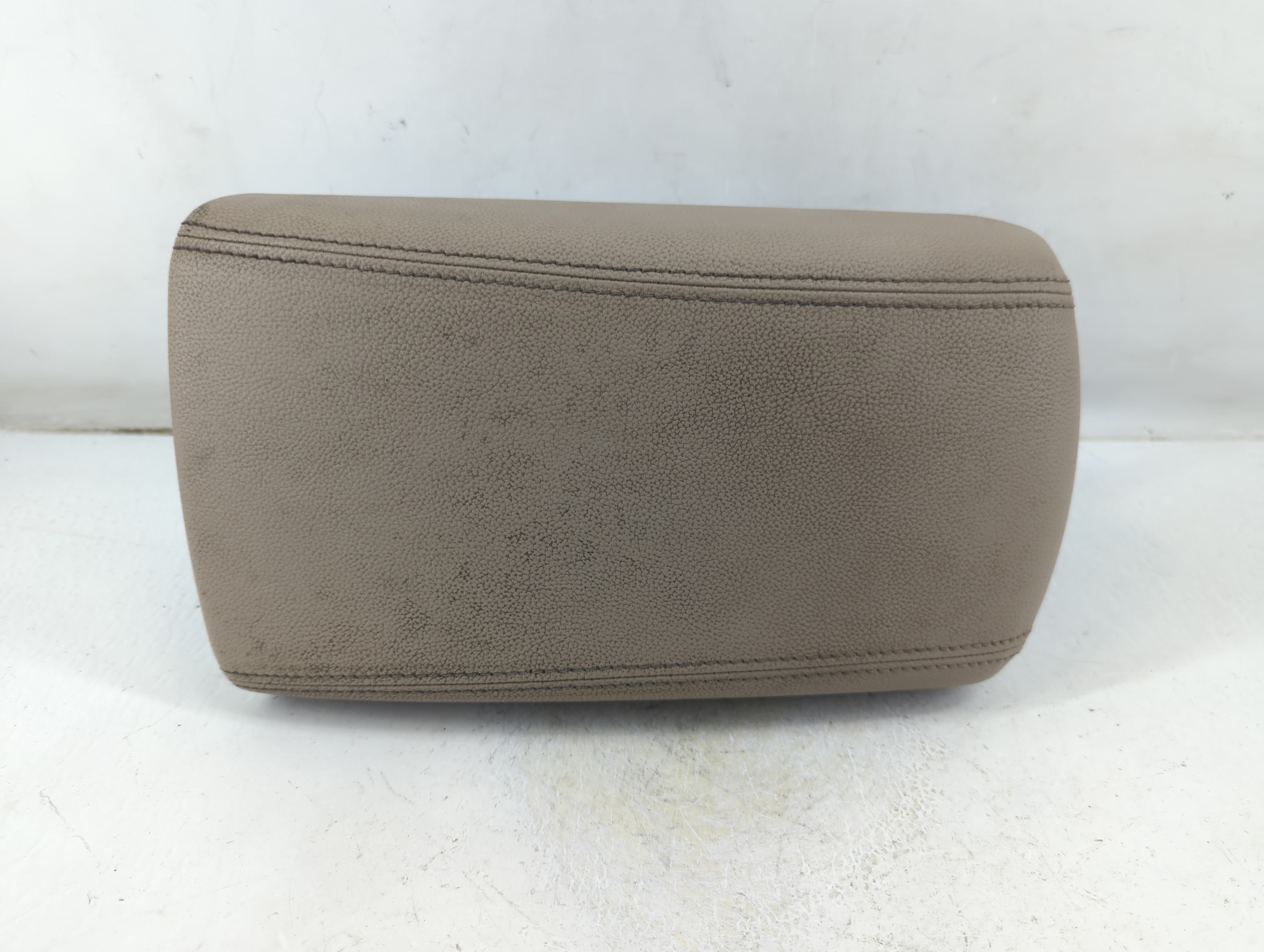 Picture of 2016 Hyundai Tucson Center Console Armrest Cover Lid Tan 1047110