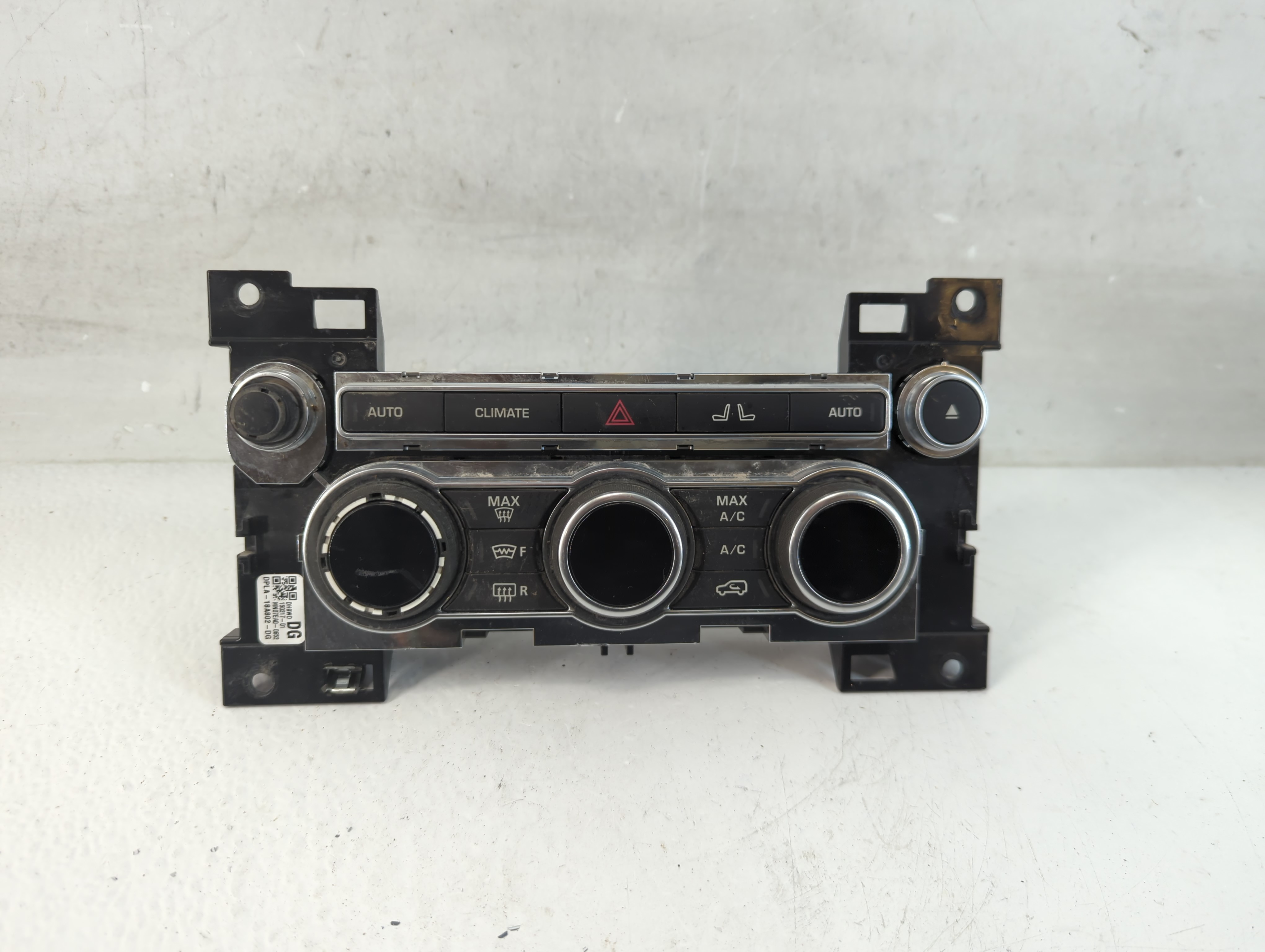 2014 Land Rover Range Rover Ac Heater Climate Control Temperature Oem 1047121 - Oemusedautoparts1.com