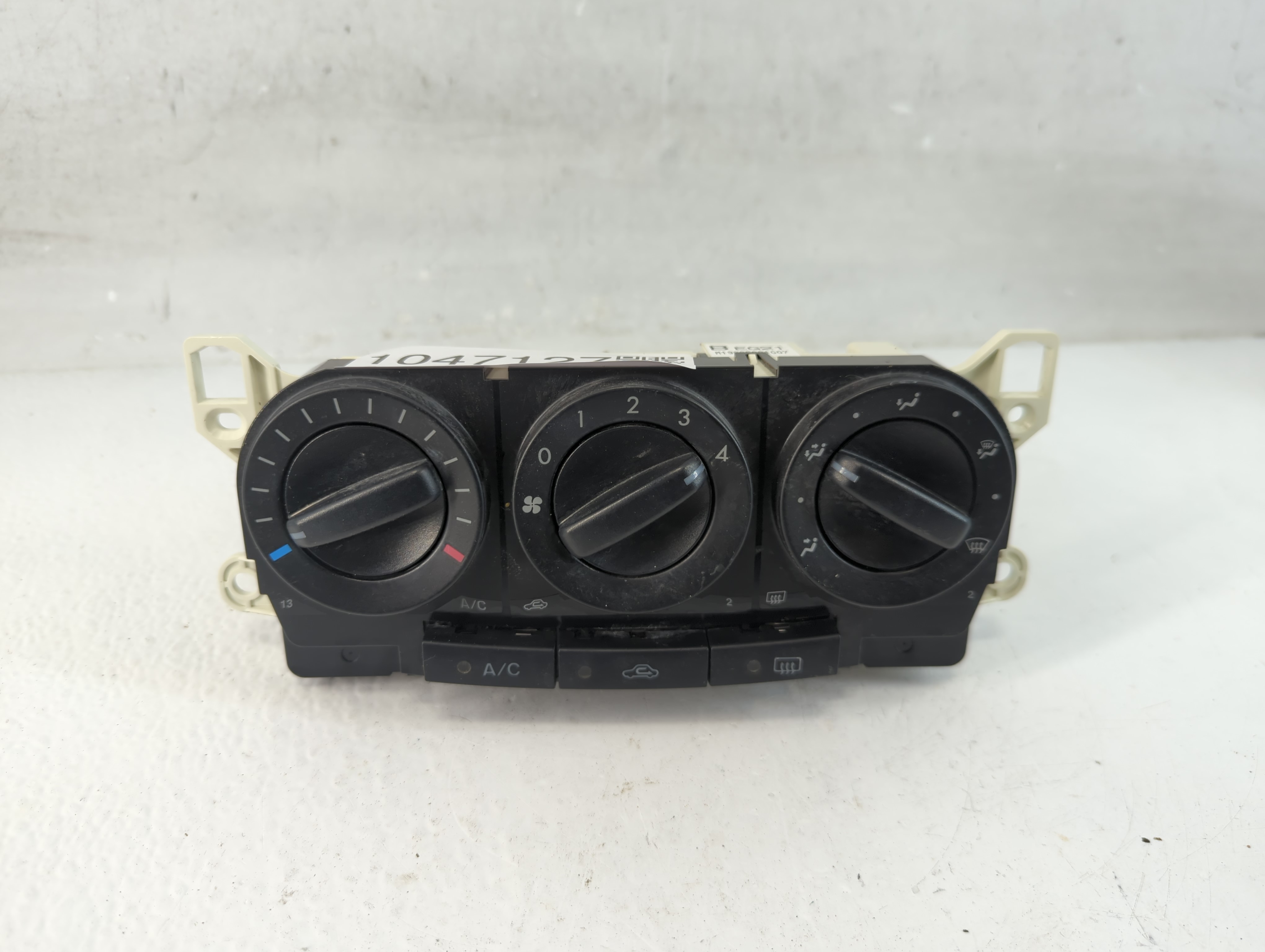 2007-2009 Mazda Cx-7 Ac Heater Climate Control M1900eg21g07 1047127 - Oemusedautoparts1.com