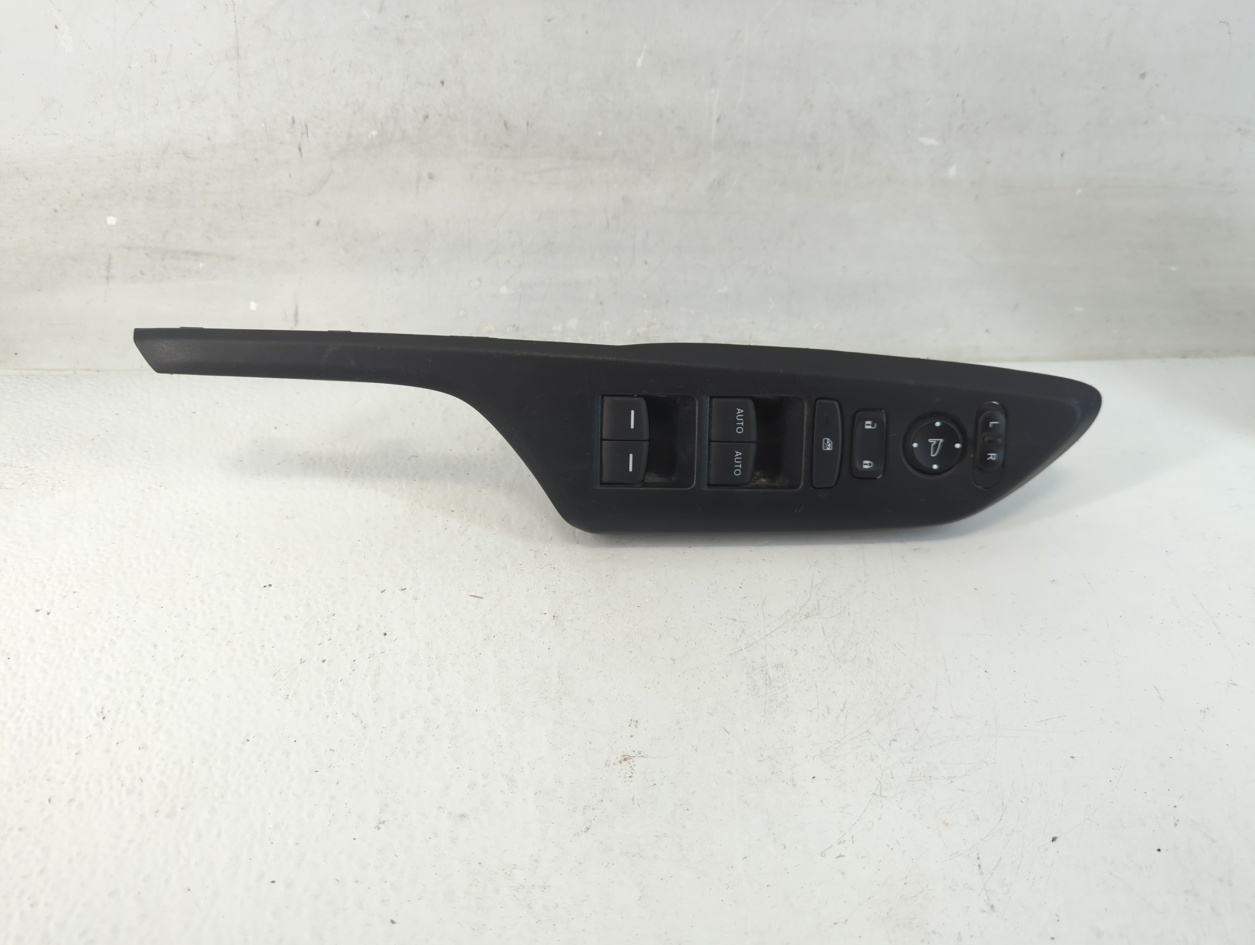 2016-2021 Honda Civic Driver Left Door Master Power Window Switch 1047159 - Oemusedautoparts1.com
