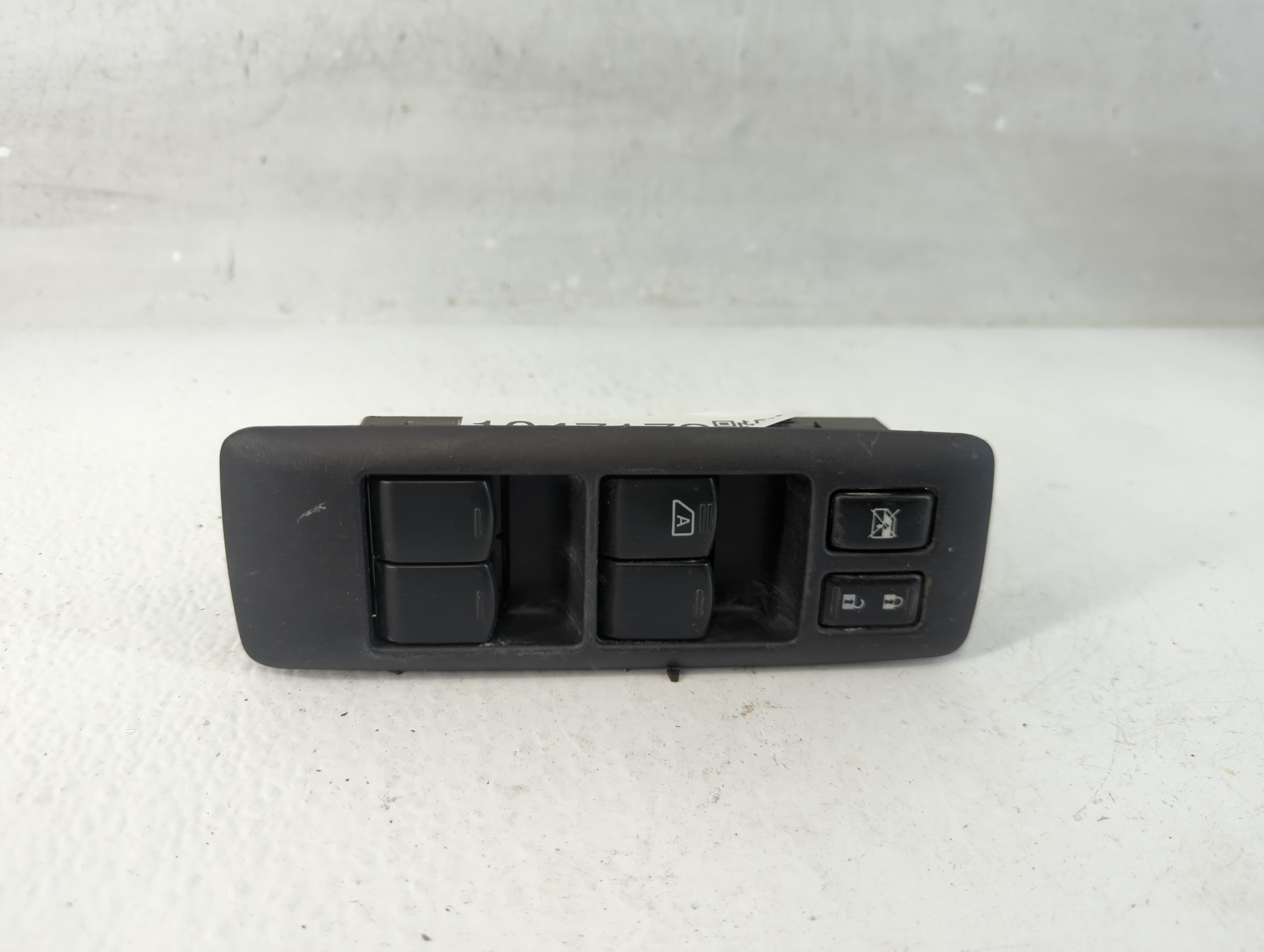 2011-2015 Nissan Rogue Driver Left Door Master Power Window Switch 1047172 - Oemusedautoparts1.com