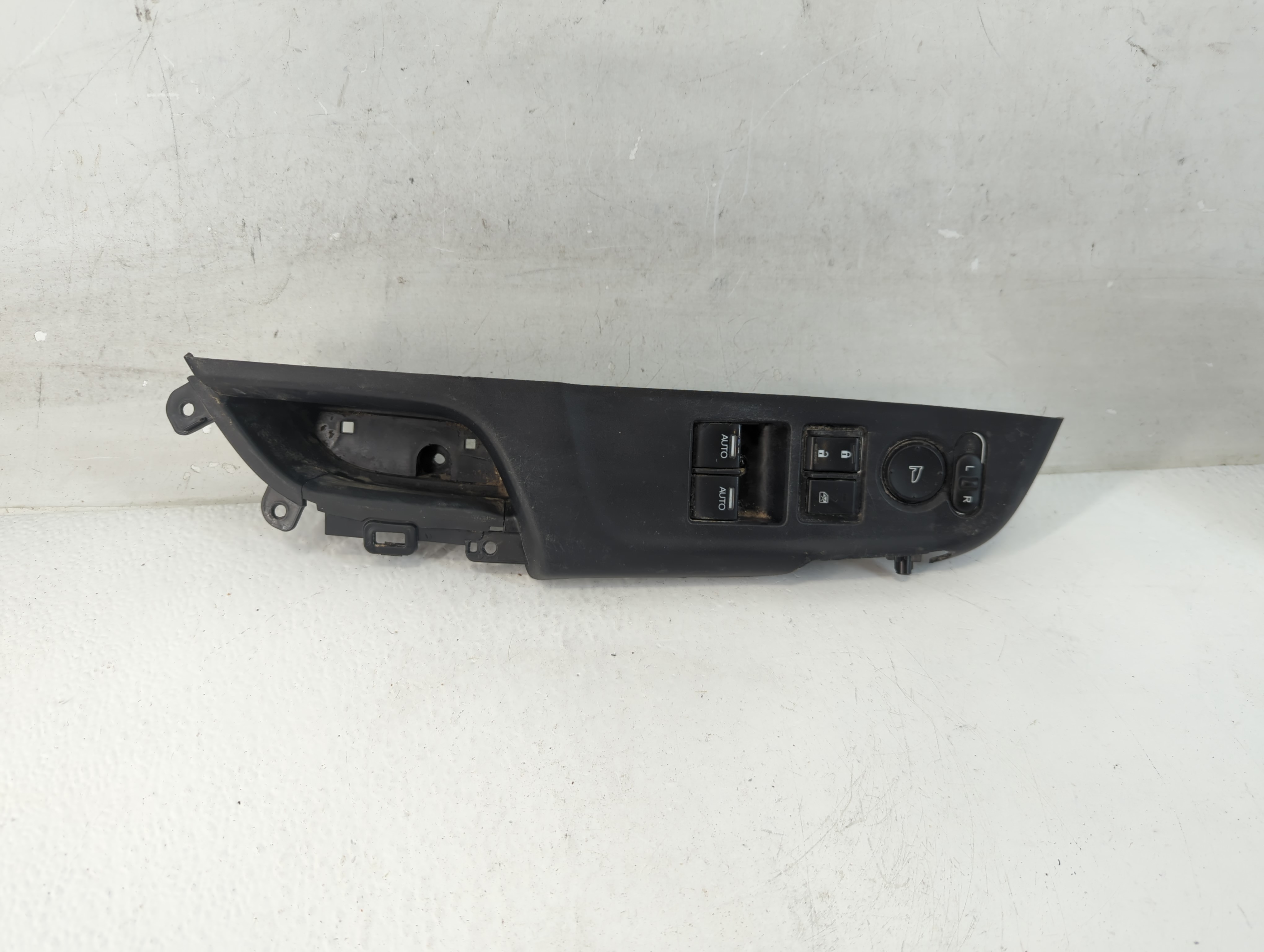 2013-2016 Ford Escape Driver Left Door Master Power Window Switch 1047179 - Oemusedautoparts1.com