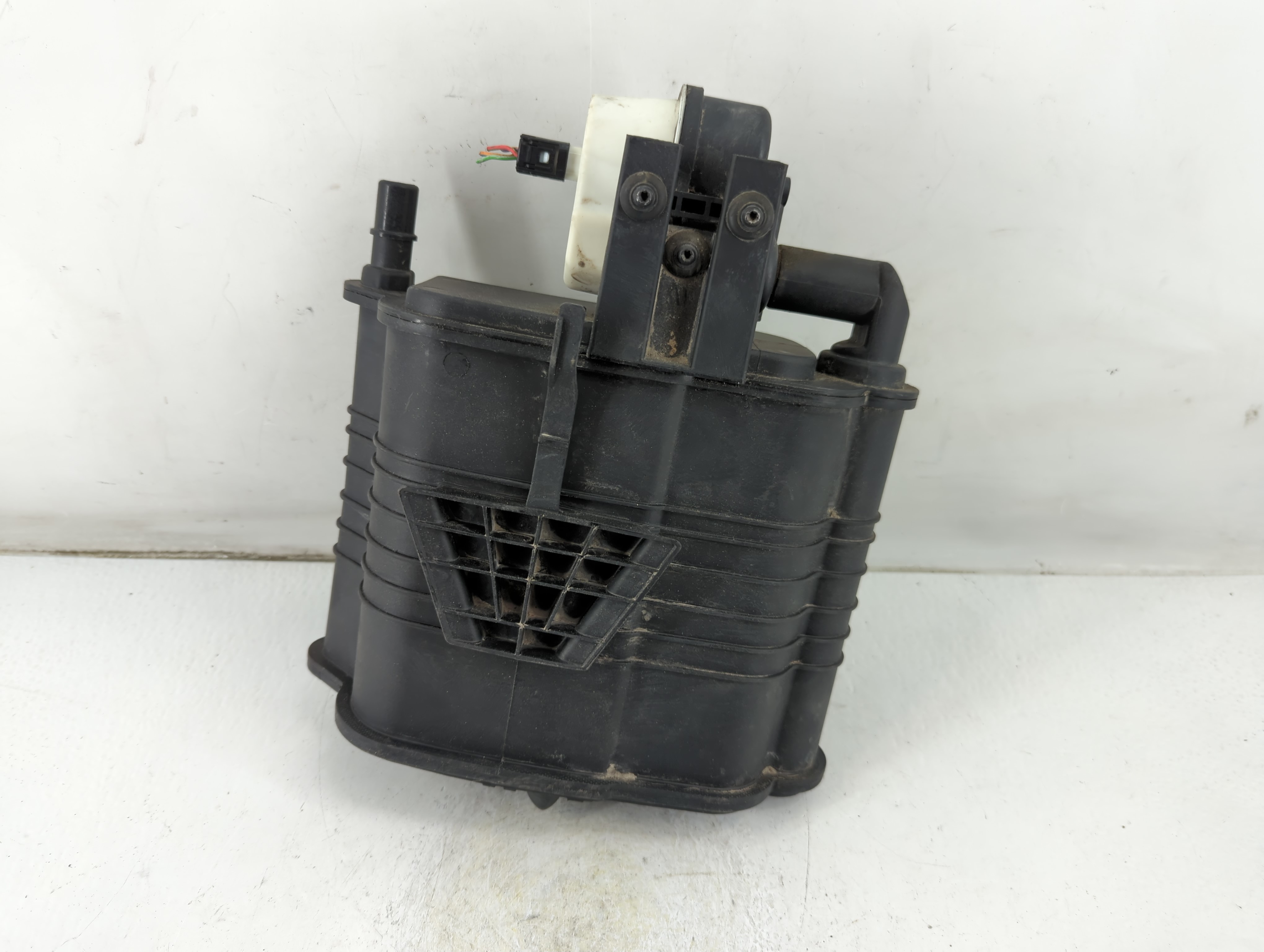 2016 Mercedes-benz C300 Fuel Vapor Charcoal Canister 1047236 - Oemusedautoparts1.com
