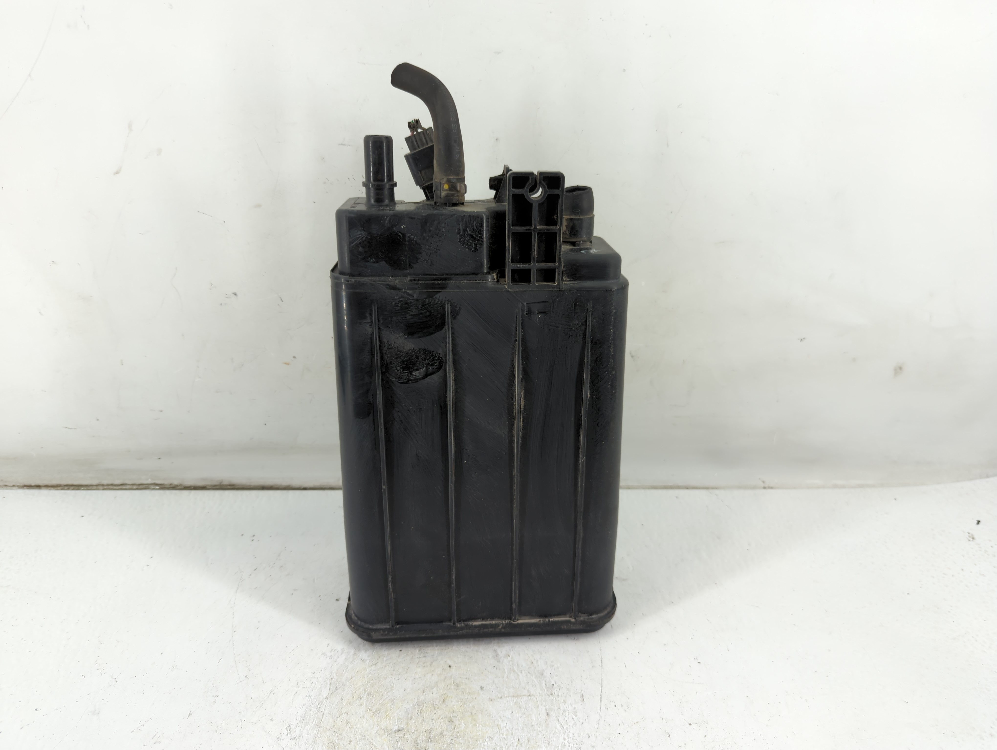 2012 Hyundai Genesis Fuel Vapor Charcoal Canister 1047242 - Oemusedautoparts1.com