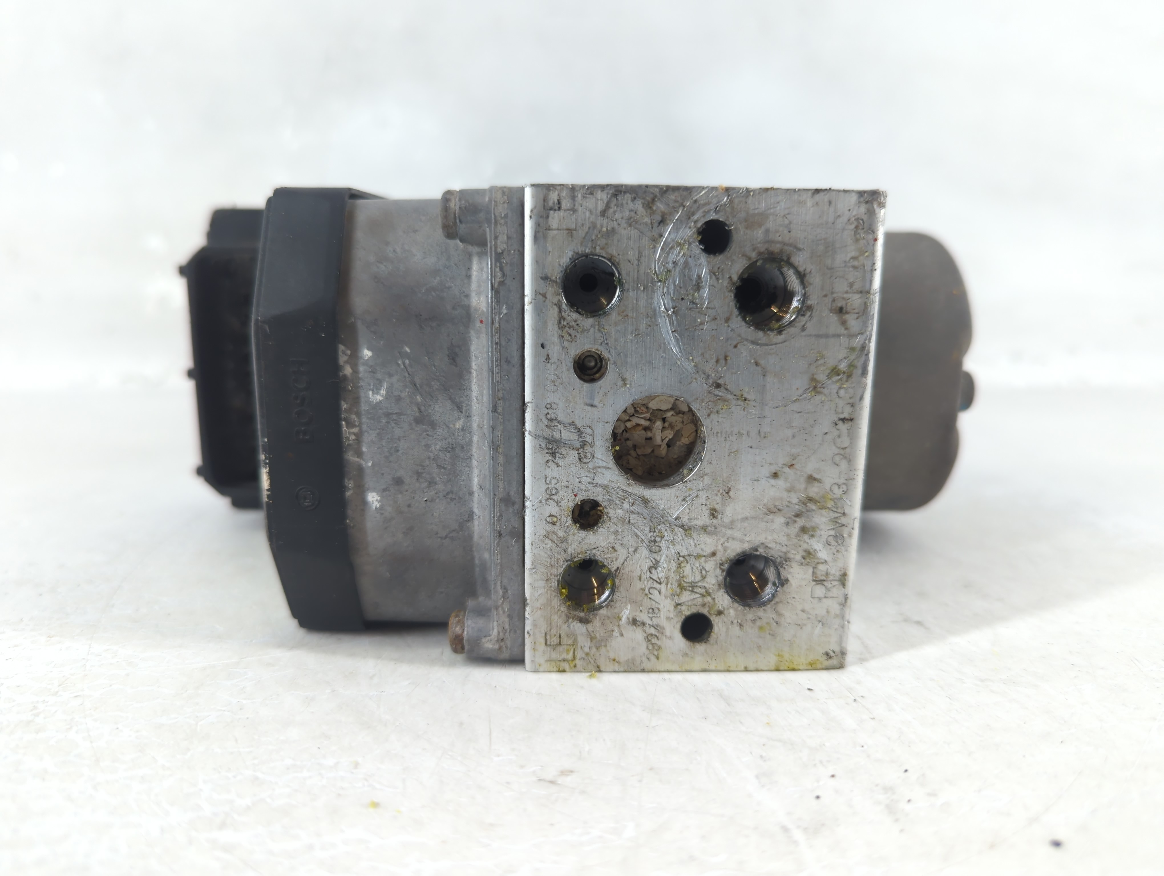 2003-2003 Lincoln Town Car Abs Pump Control Module 1047266 - Oemusedautoparts1.com