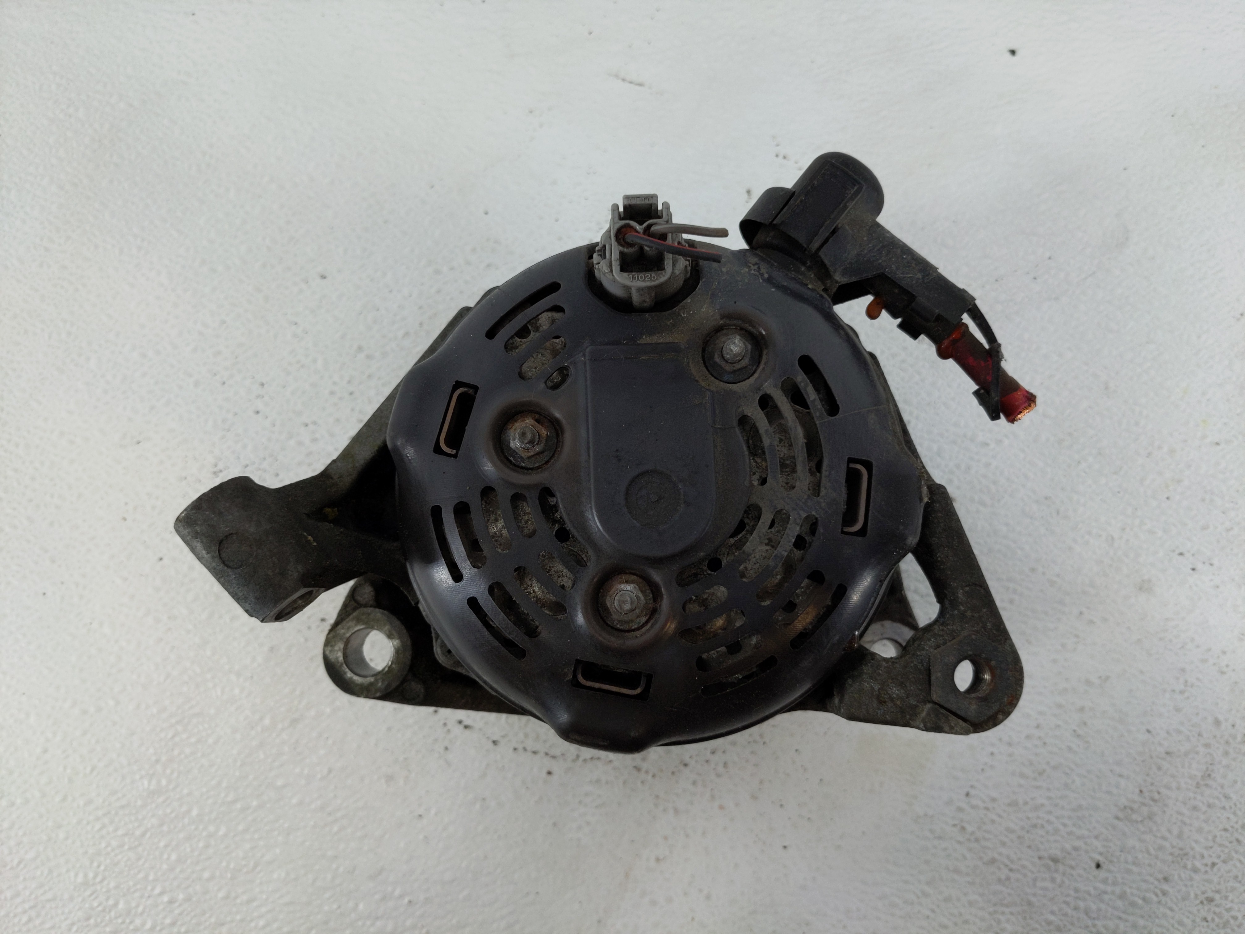 Picture of 2001 Dodge Durango Alternator Generator Charging Assembly Engine Oem 1047337