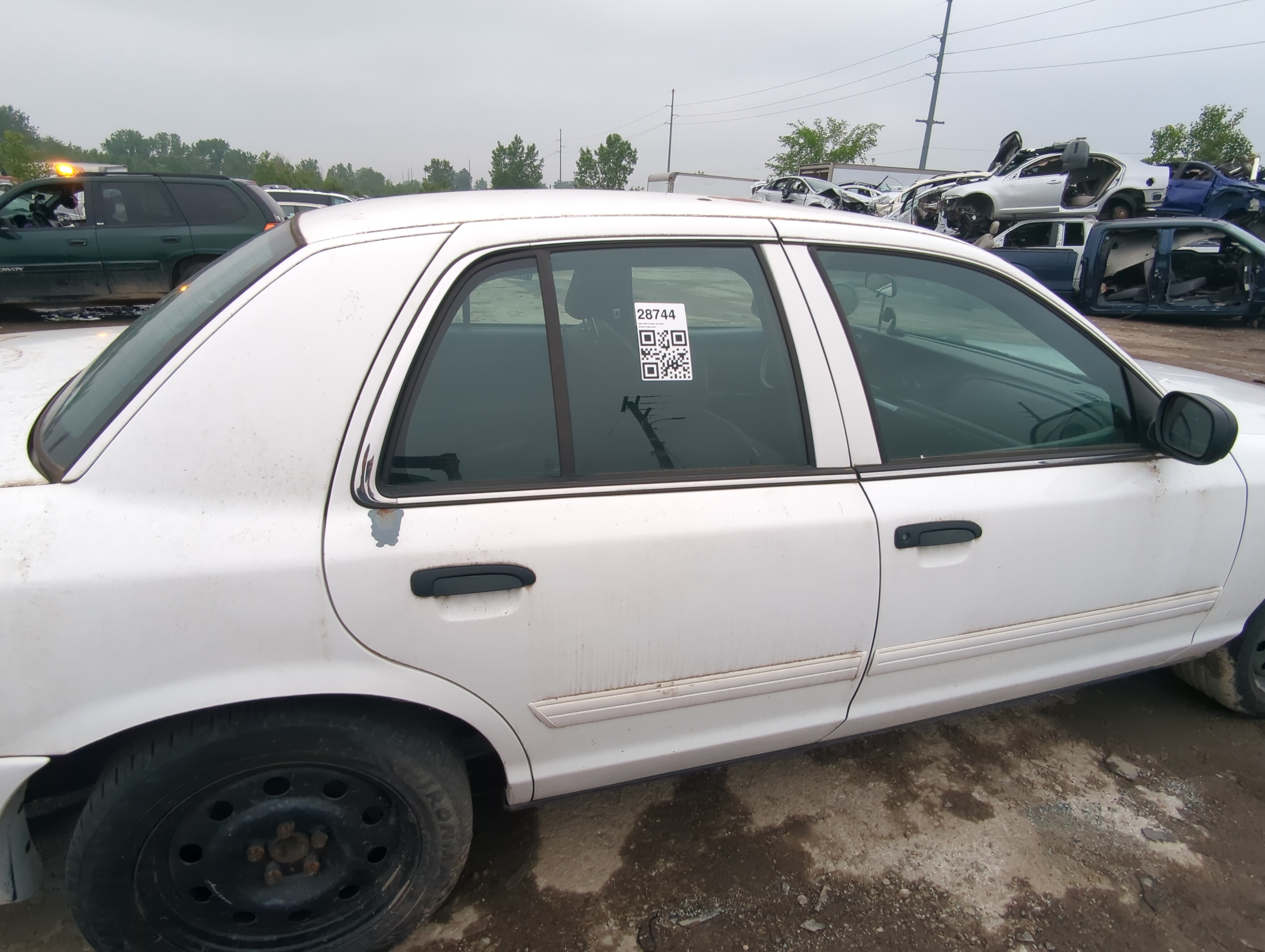 Picture of 2003-2011 Ford Crown Victoria Passenger Rear Door Oem 1047677