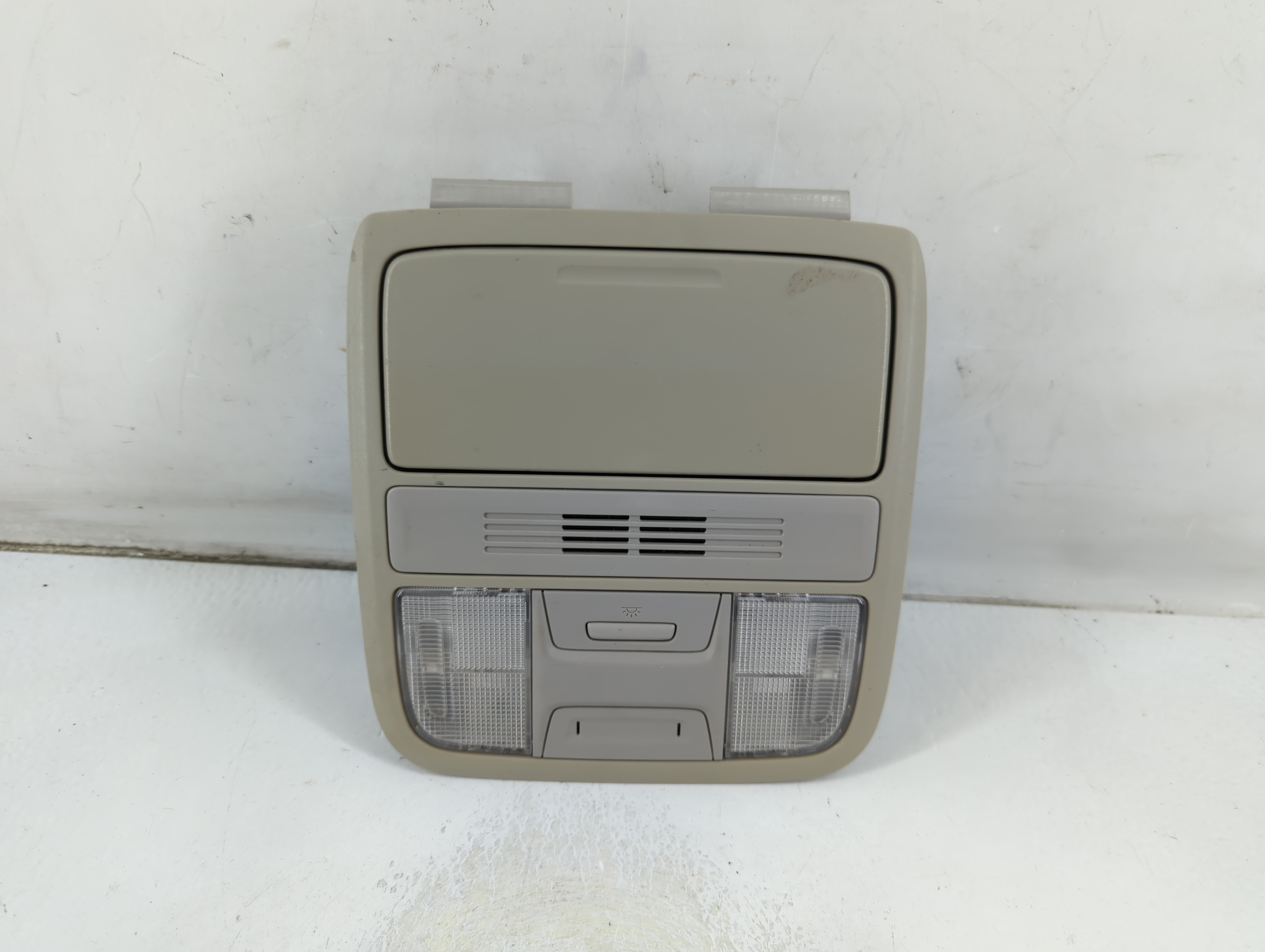 2018 Honda Accord Overhead Roof Console 1047682 - Oemusedautoparts1.com
