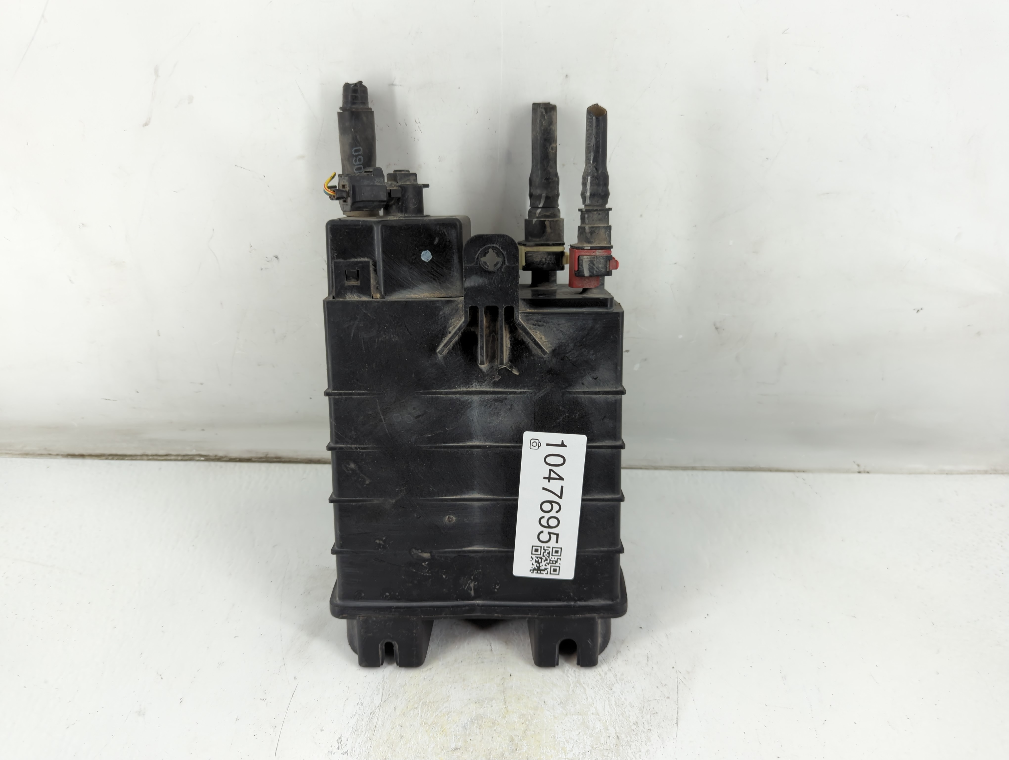2016 Ford Fiesta Fuel Vapor Charcoal Canister 1047695 - Oemusedautoparts1.com