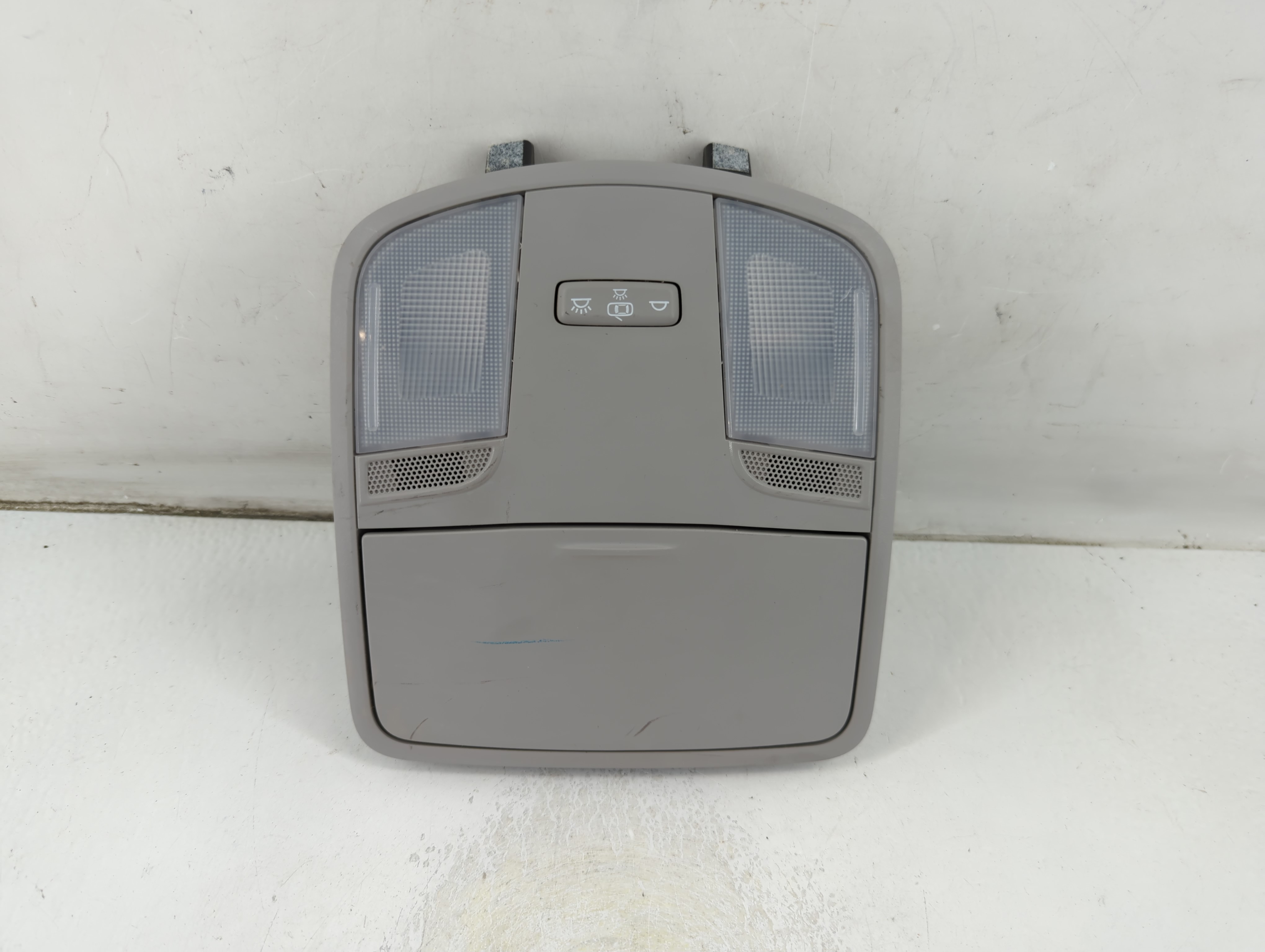 2018 Hyundai Elantra Overhead Roof Console 1047701 - Oemusedautoparts1.com