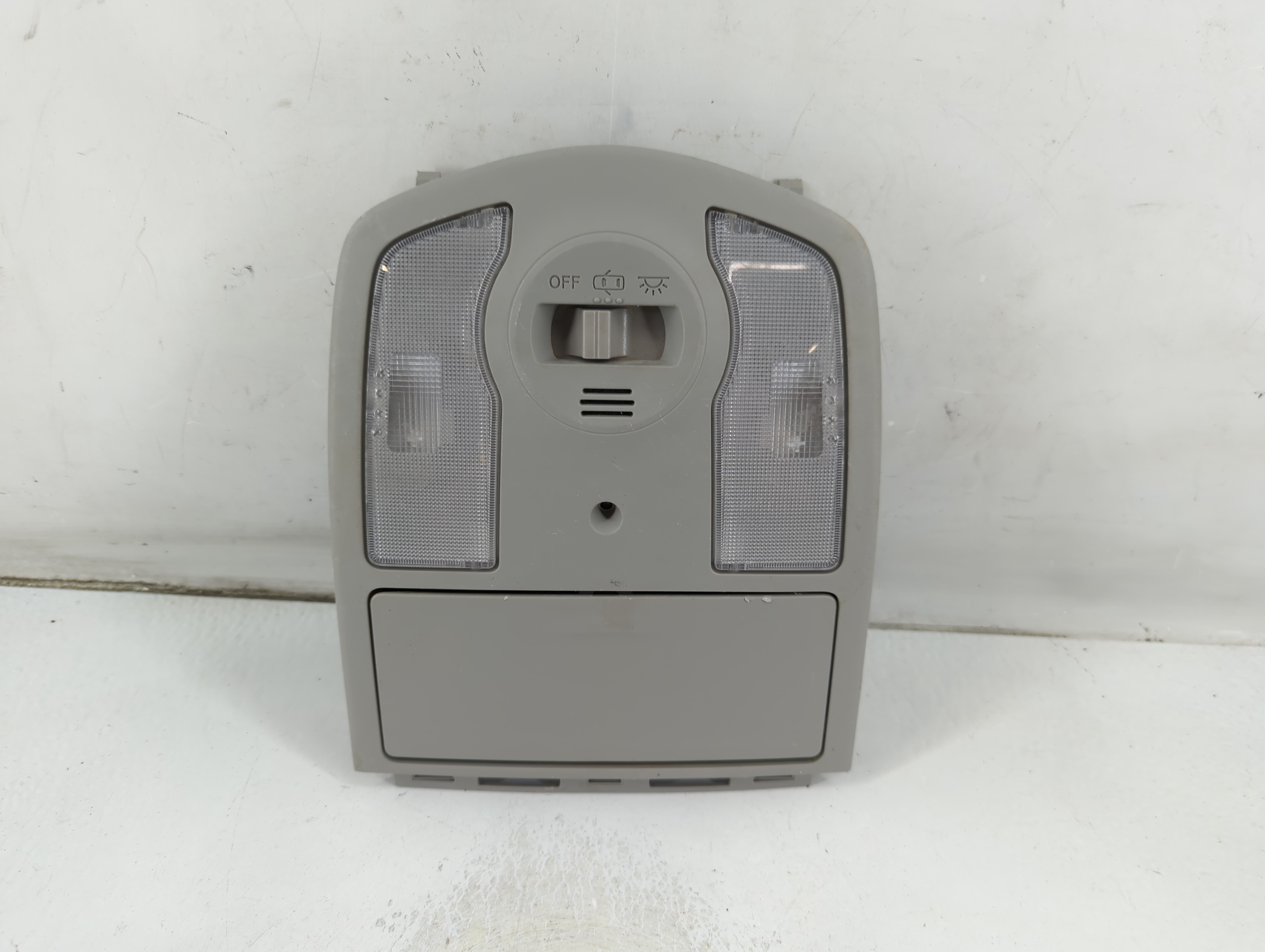 2015 Toyota Prius Overhead Roof Console 1047706 - Oemusedautoparts1.com