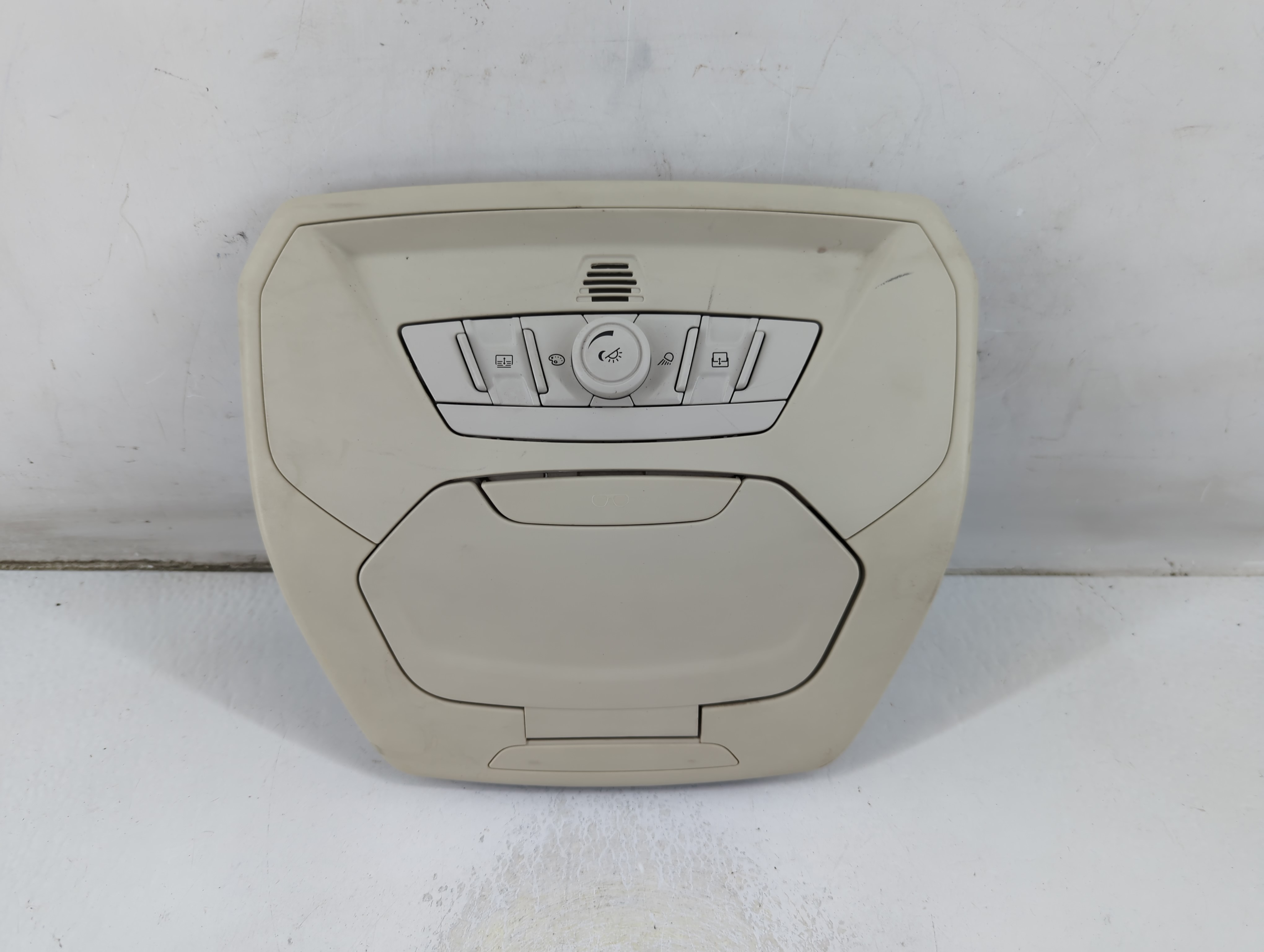 2013 Ford Escape Overhead Roof Console 1047730 - Oemusedautoparts1.com