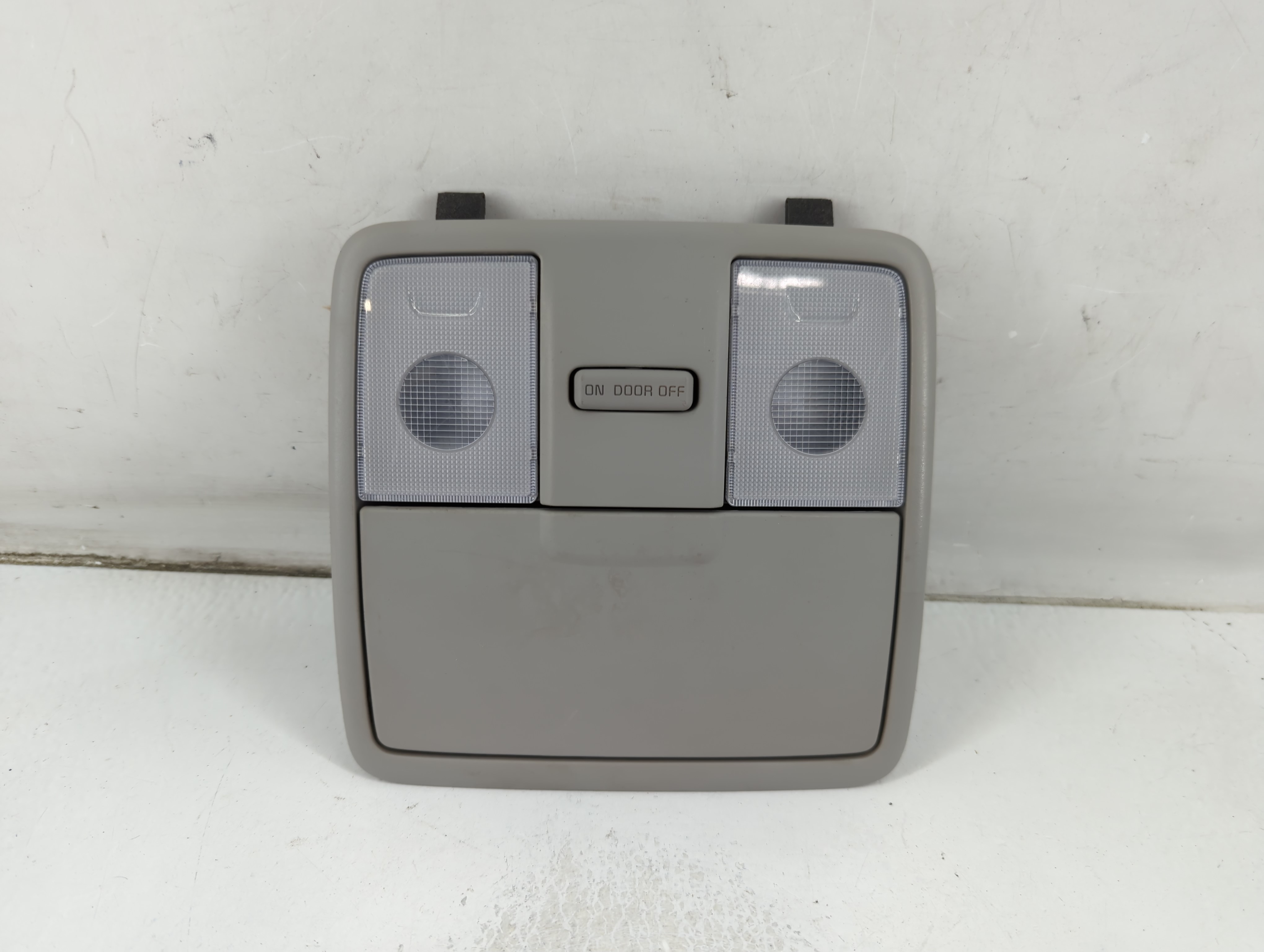 2018 Kia Forte Overhead Roof Console 1047736 - Oemusedautoparts1.com