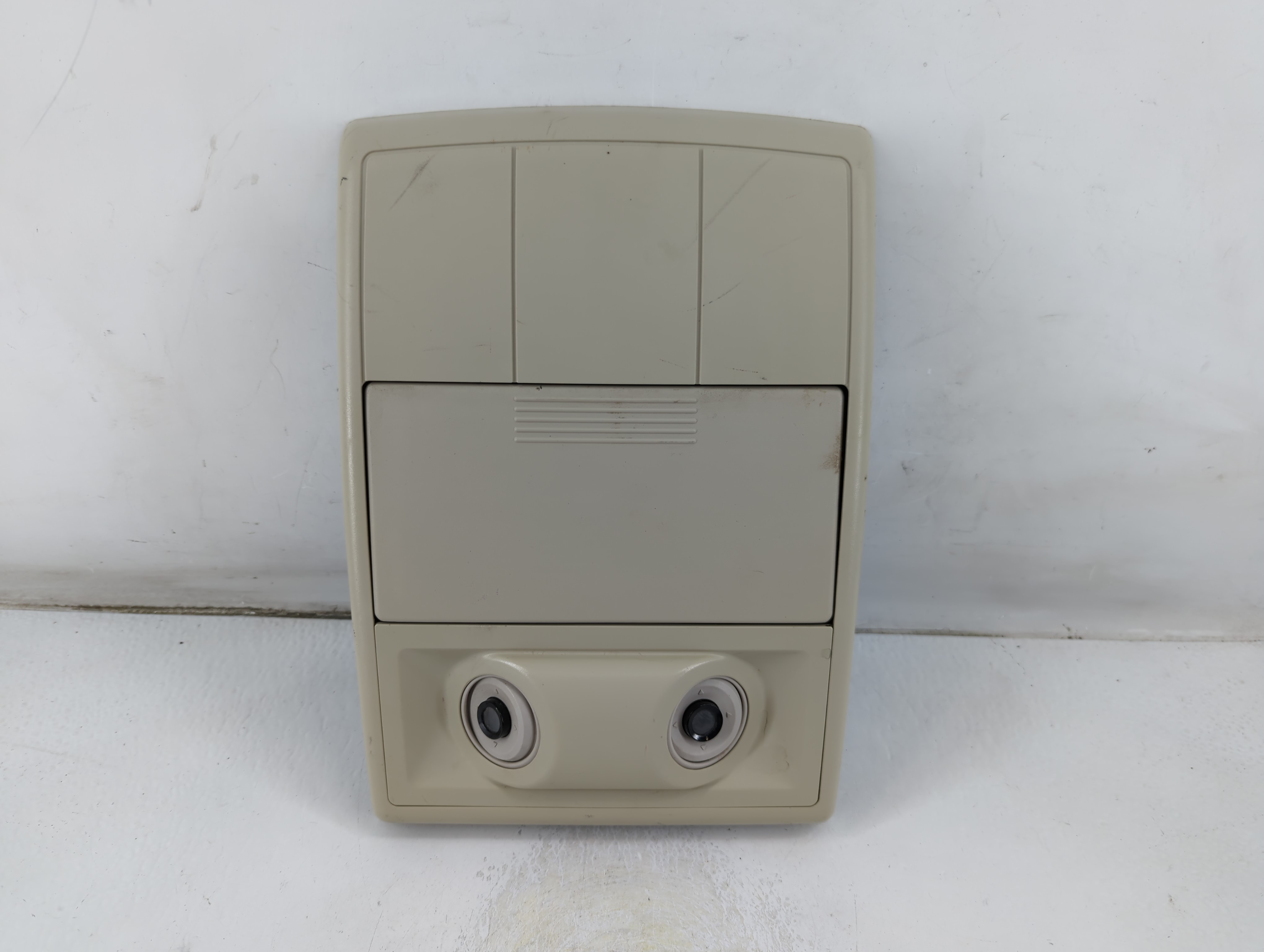 2013 Dodge Journey Overhead Roof Console 1047746 - Oemusedautoparts1.com