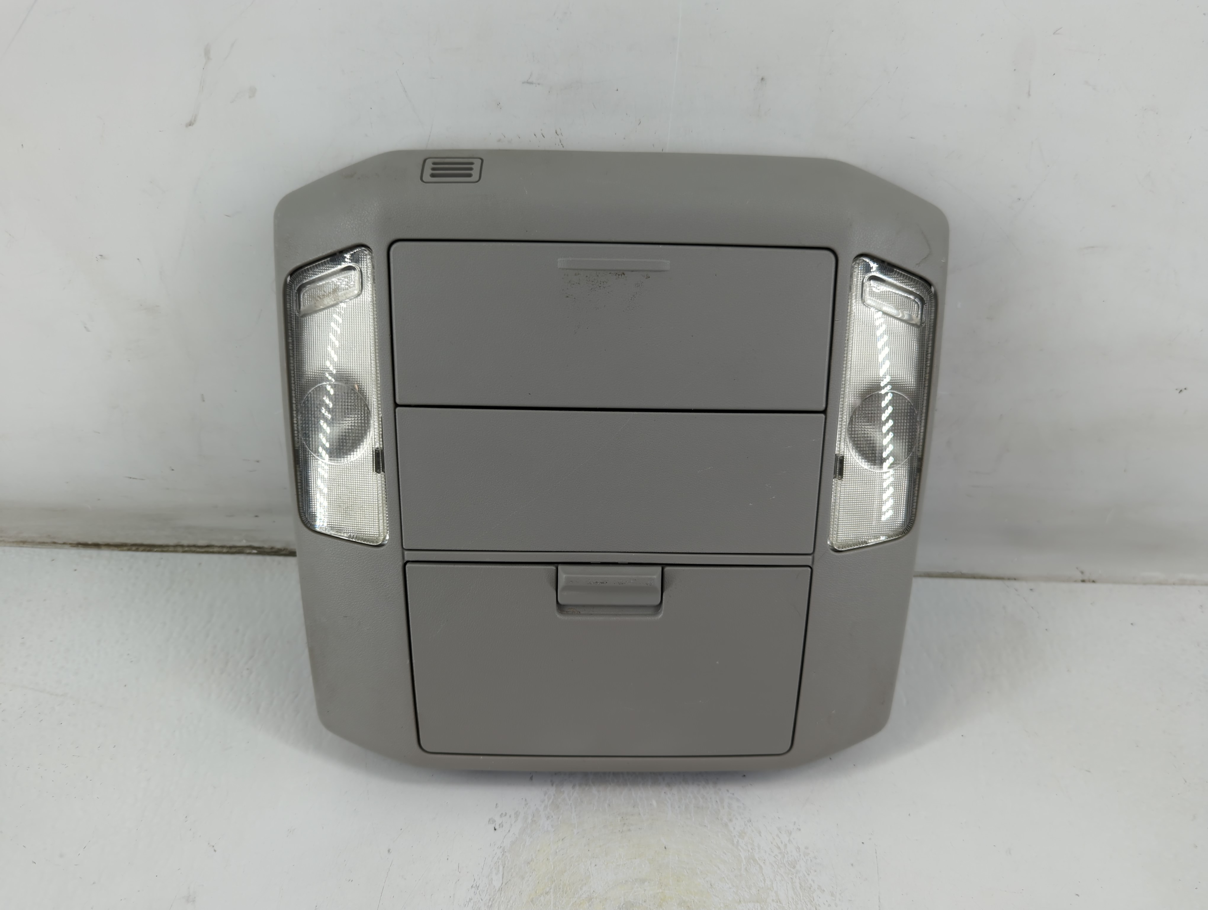 2007 Toyota Tundra Overhead Roof Console 1047747 - Oemusedautoparts1.com