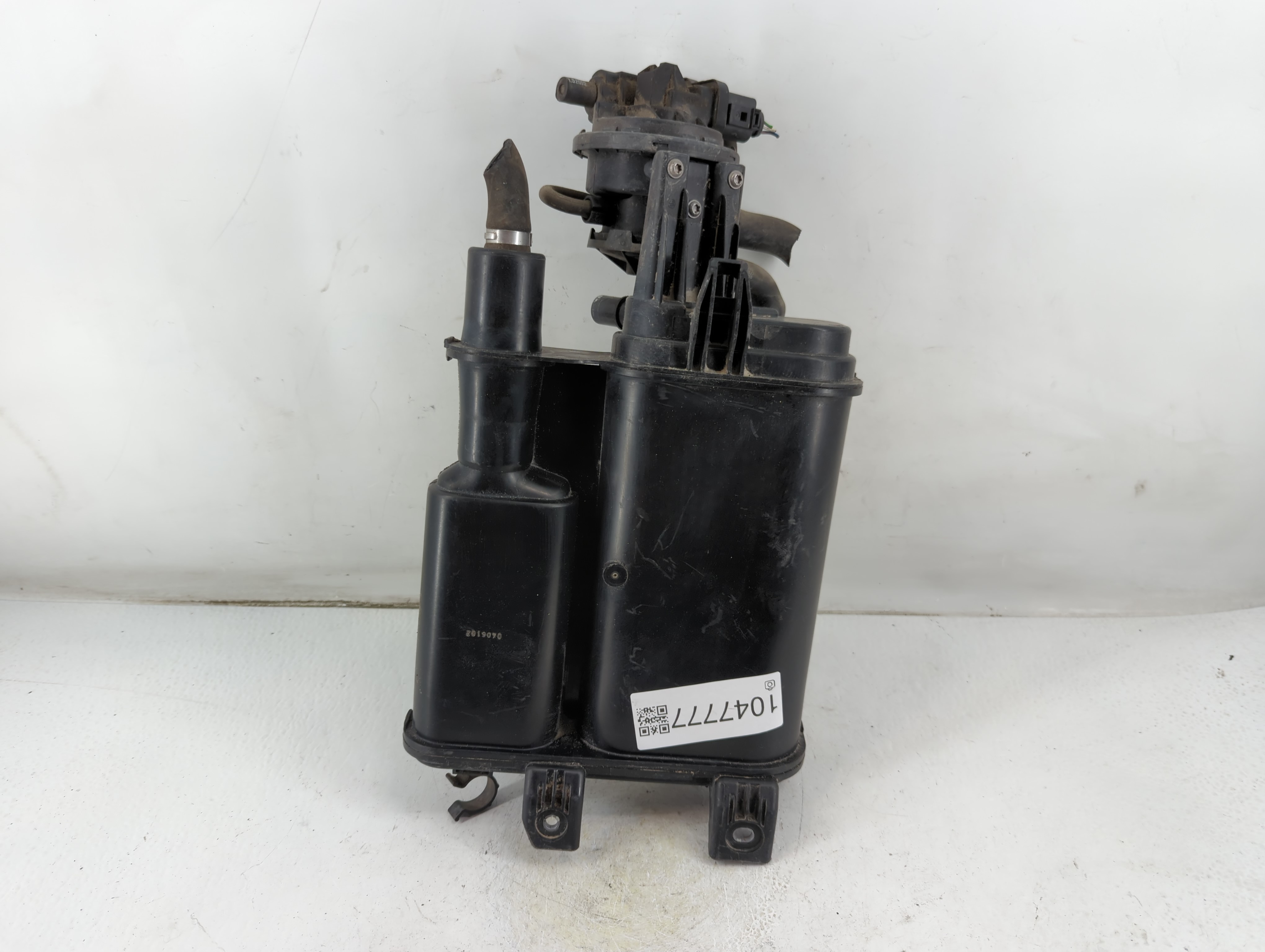 2011 Volkswagen Cc Fuel Vapor Charcoal Canister 1047777 - Oemusedautoparts1.com