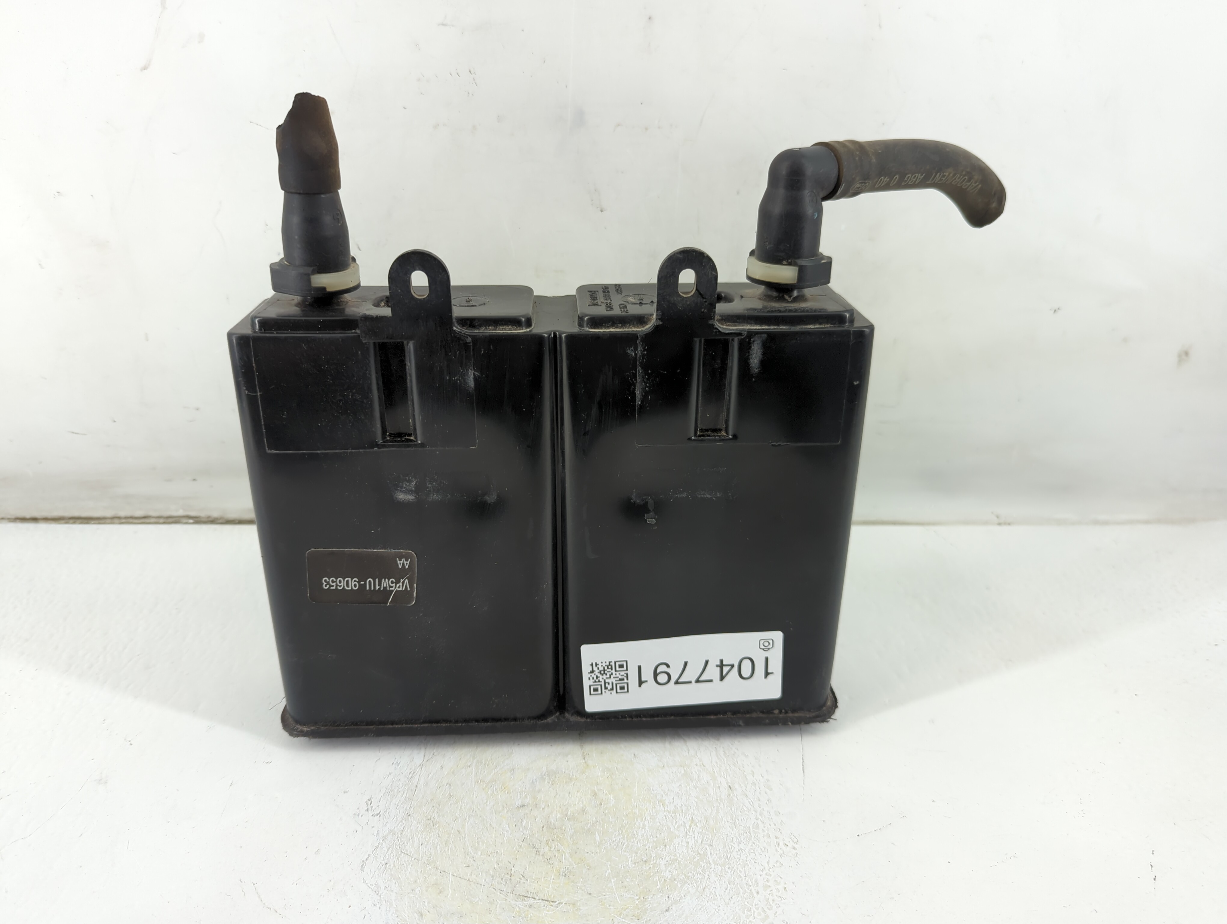 Picture of 2011 Mercury Grand Marquis Fuel Vapor Charcoal Canister 1047791