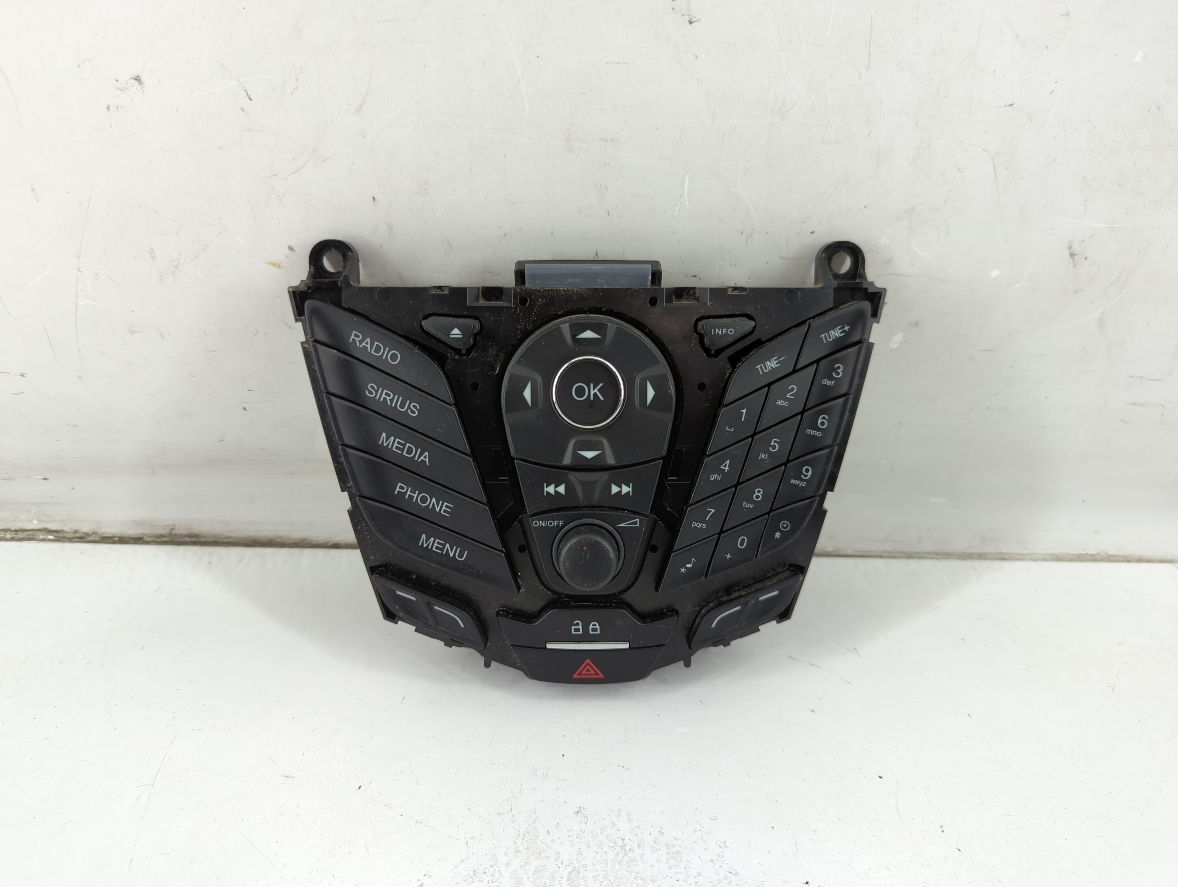 2013-2014 Ford Focus Am Fm Cd Player Radio Receiver 1047799 - Oemusedautoparts1.com
