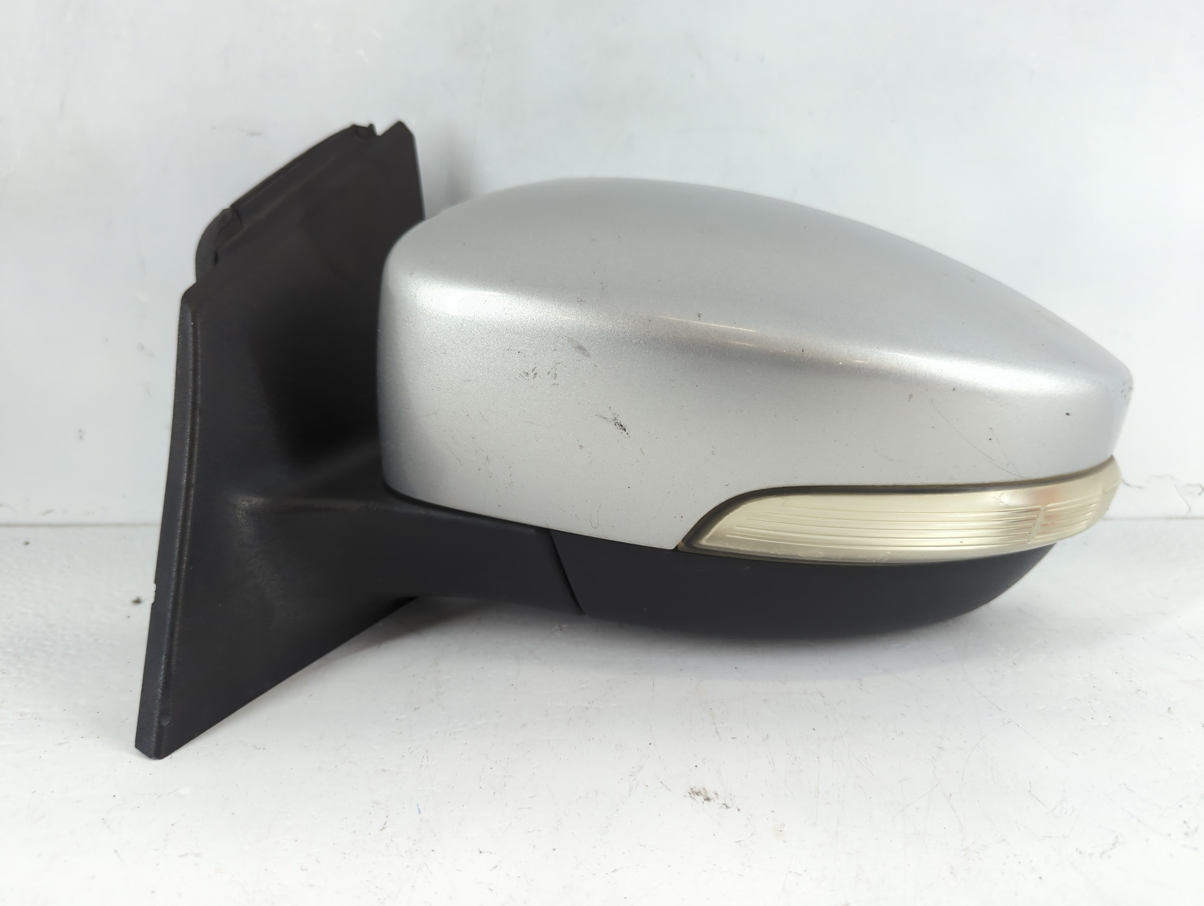 2013 Ford Focus Driver Left Side View Manual Door Mirror 1047809 - Oemusedautoparts1.com