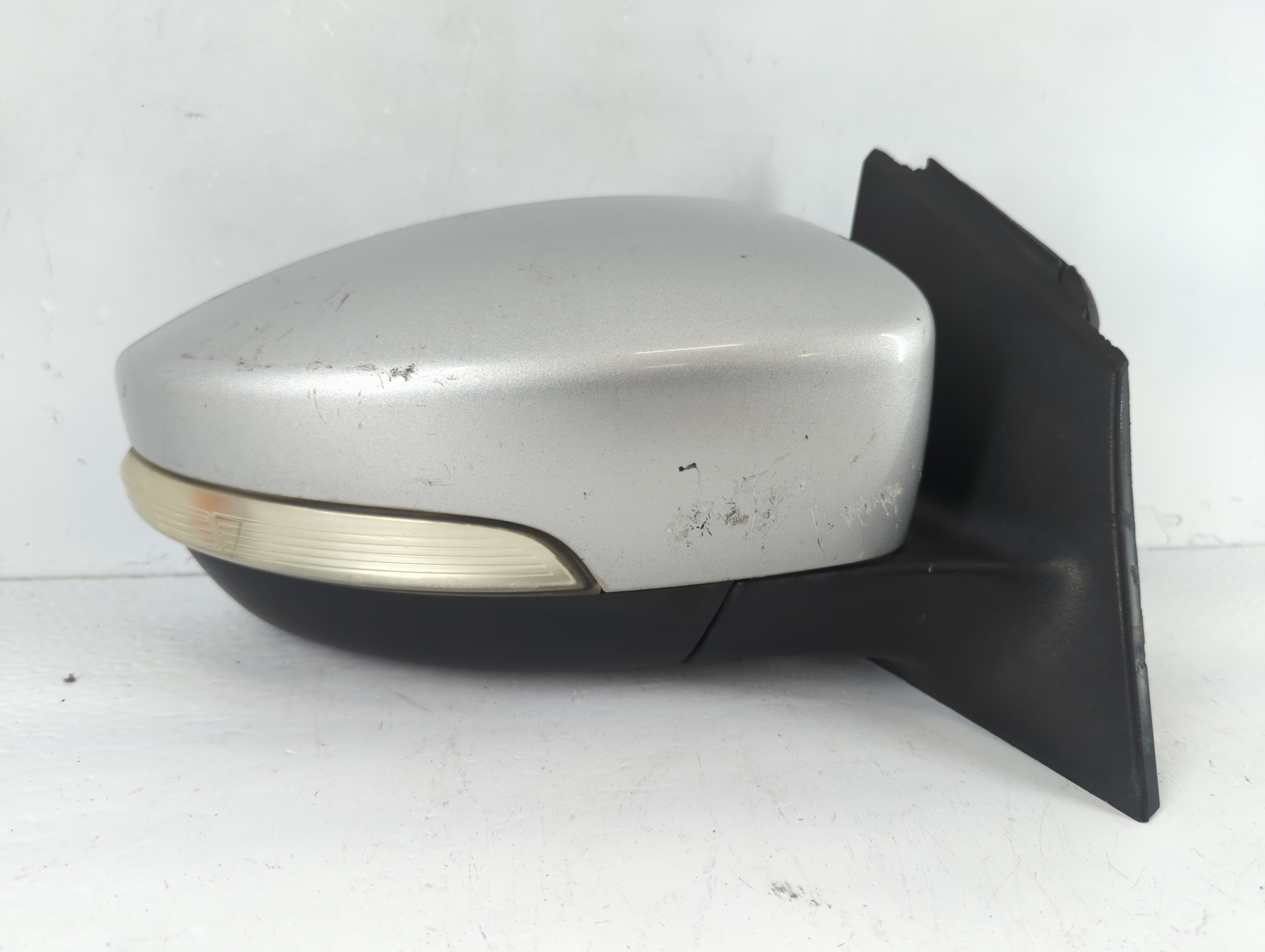 2013 Ford Focus Passenger Right Side View Manual Door Mirror Silver 1047810 - Oemusedautoparts1.com