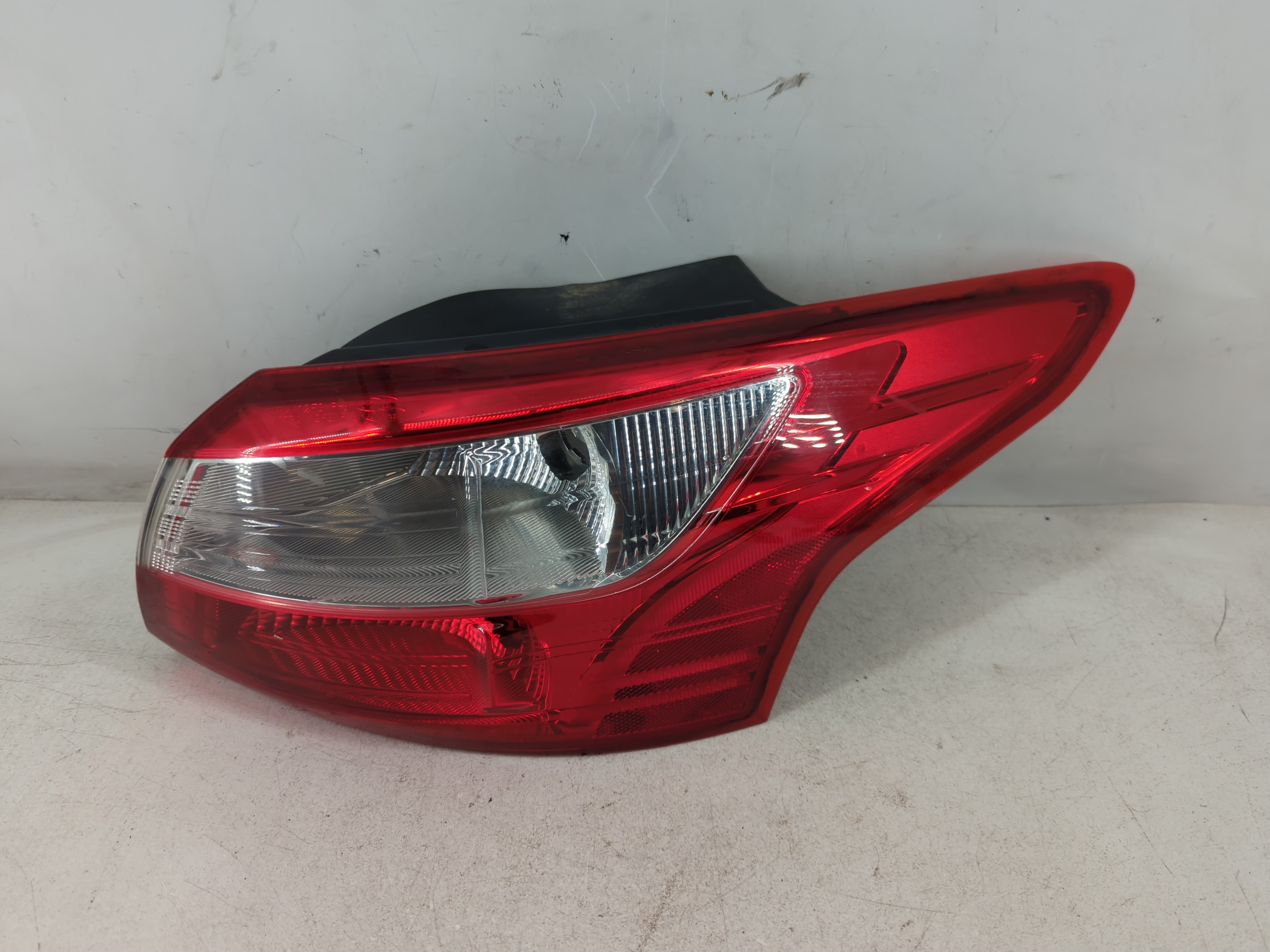 2011 Ford Focus Driver Left Side Tail Light Taillight Oem 1047822 - Oemusedautoparts1.com