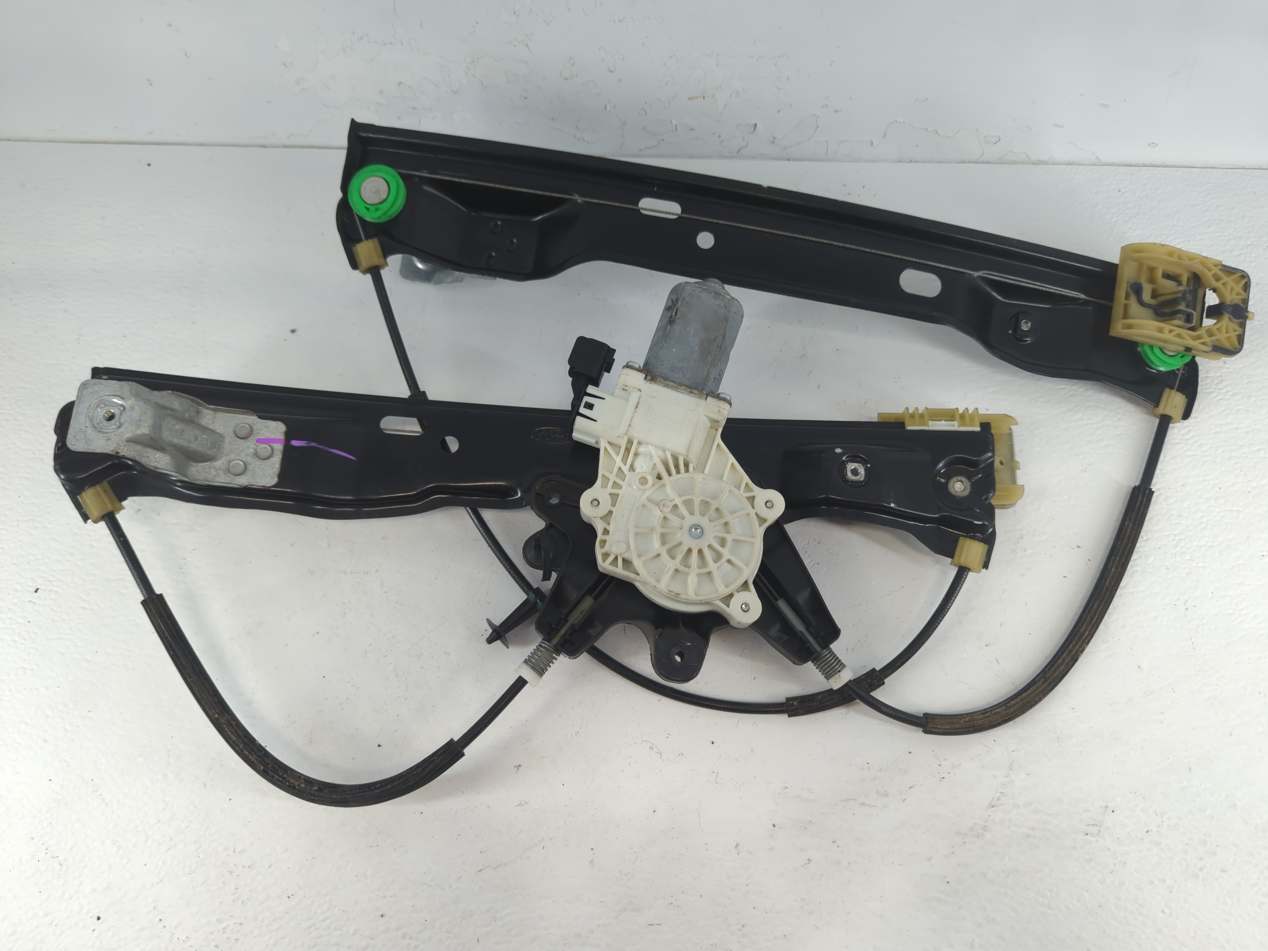 2012-2018 Ford Focus Window Regulator Passenger Front 1047833 - Oemusedautoparts1.com