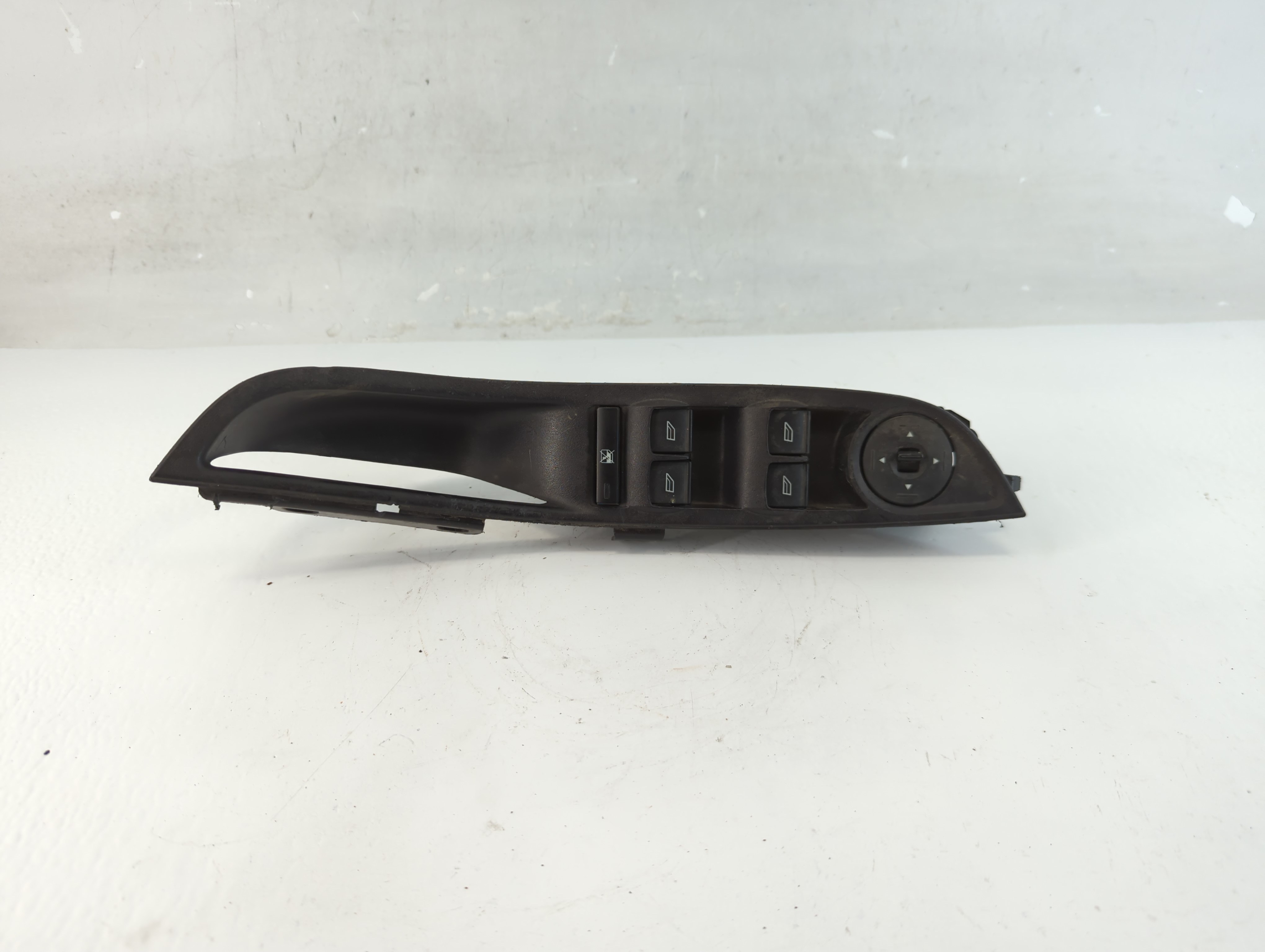 Picture of 2012-2018 Ford Focus Driver Left Door Master Power Window Switch 1047835