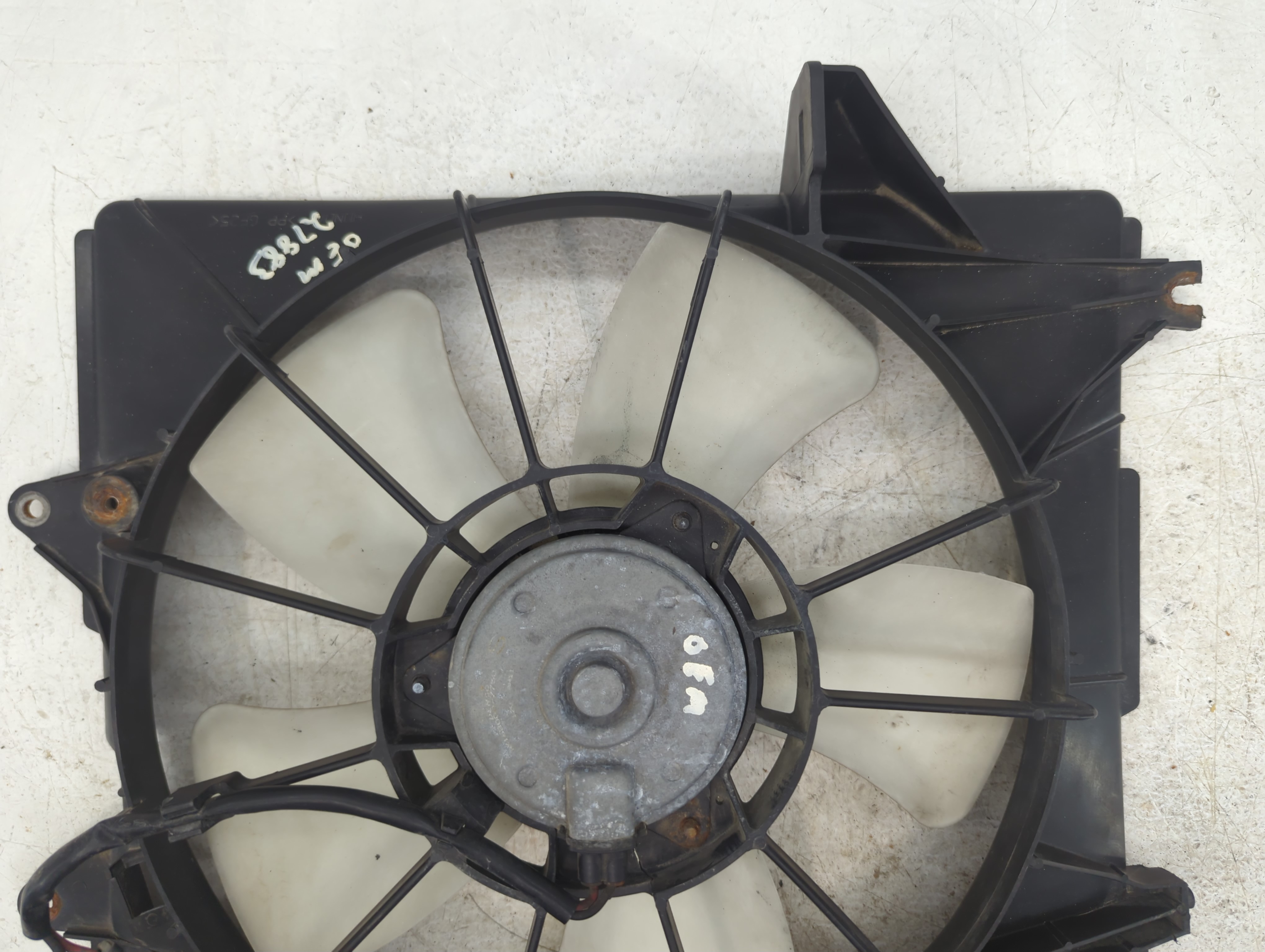 Picture of 2007 Honda Odyssey Front Left Electric Cooling Motor - Oem 1047887