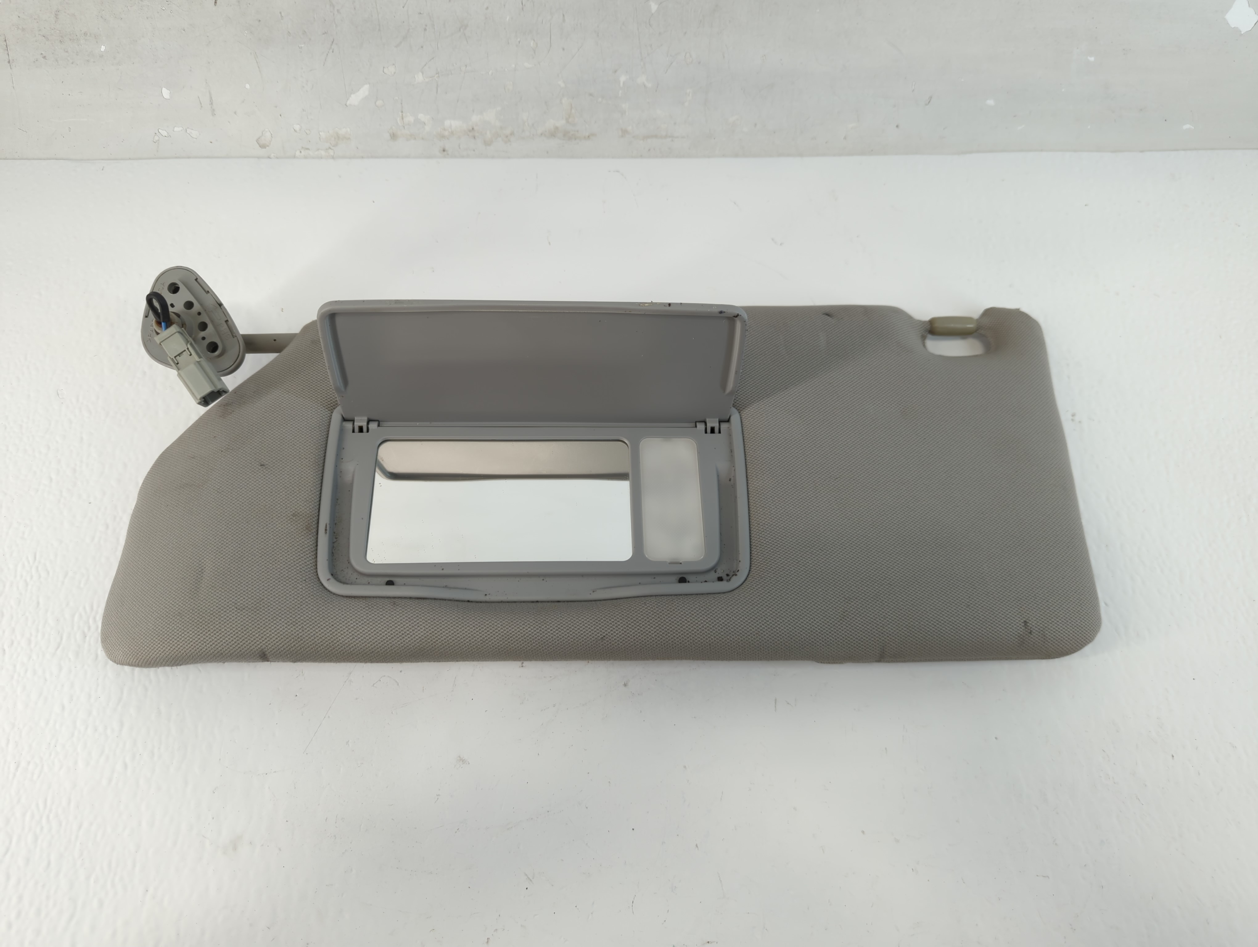2006-2010 Honda Odyssey Driver Sun Visor Mirror Left Sunvisor Grey 1047918 - Oemusedautoparts1.com