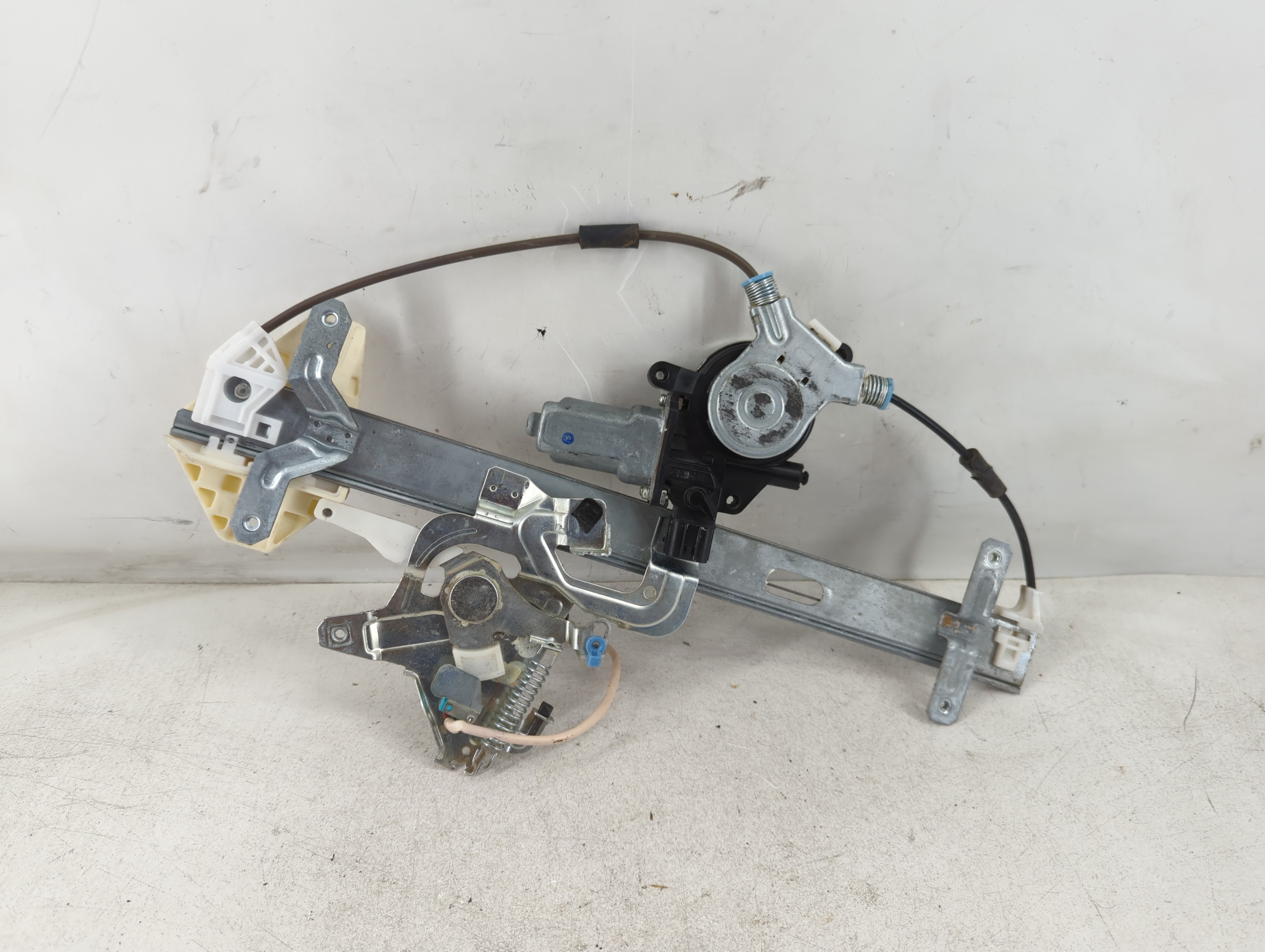 2005-2010 Honda Odyssey Driver Left Rear Window Regulator 1047927 - Oemusedautoparts1.com