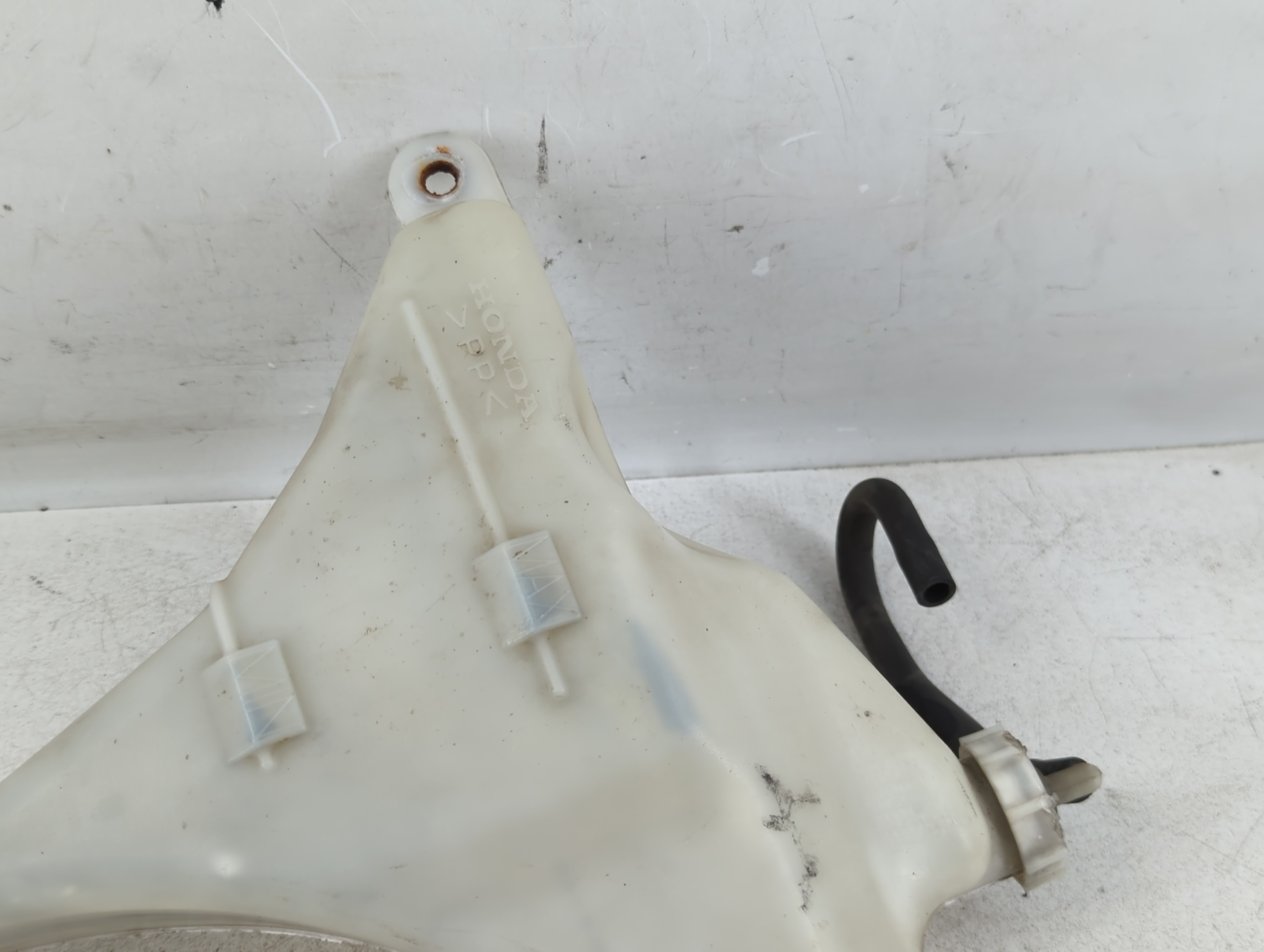 2005-2010 Honda Odyssey Radiator Coolant Overflow Expansion Tank Bottle 1047935 - Oemusedautoparts1.com