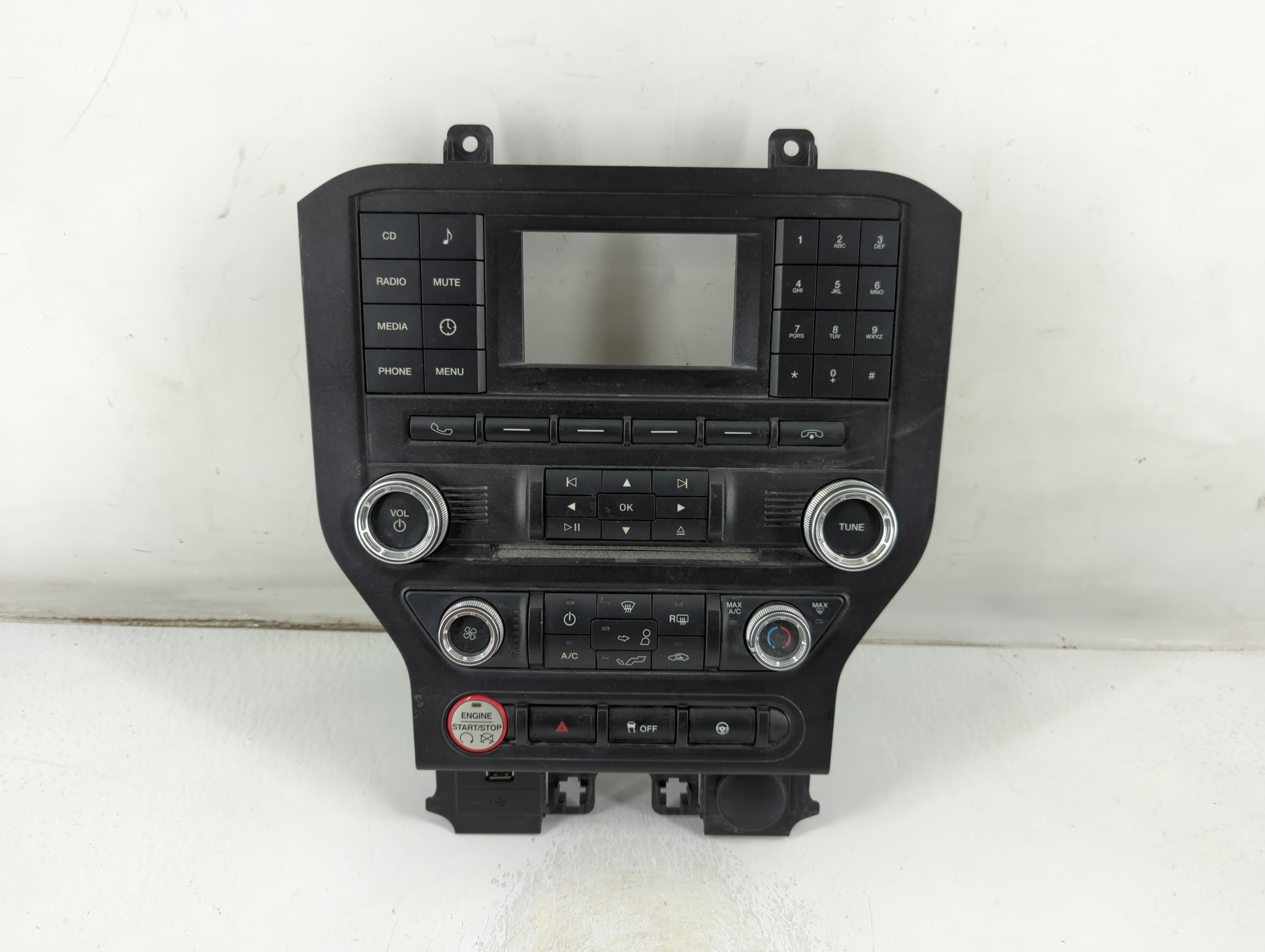 2017-2017 Ford Mustang Am Fm Cd Player Radio Receiver 1047964 - Oemusedautoparts1.com
