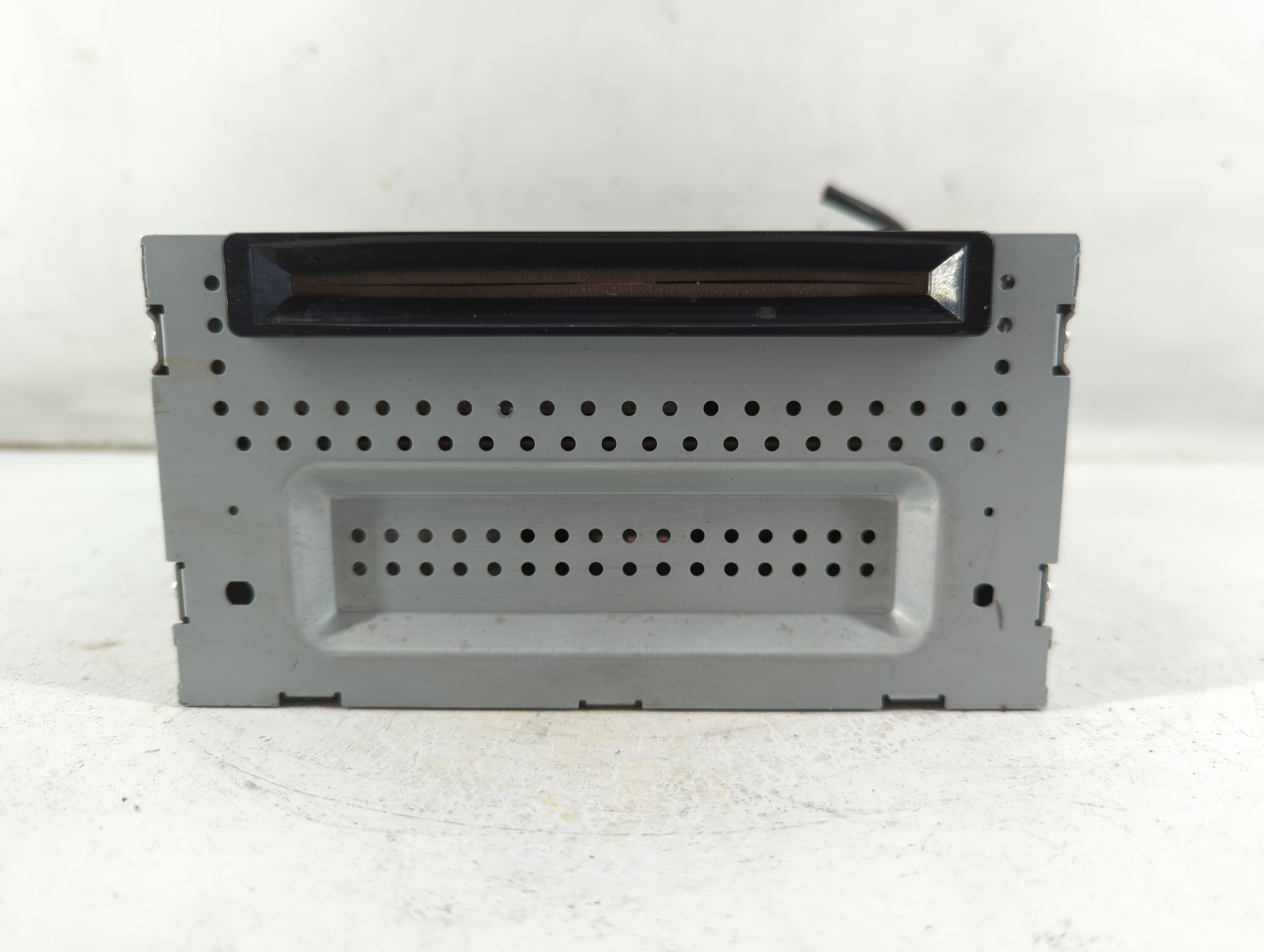Picture of 2010-2011 Ford Taurus Am Fm Cd Player Radio Receiver 1047979