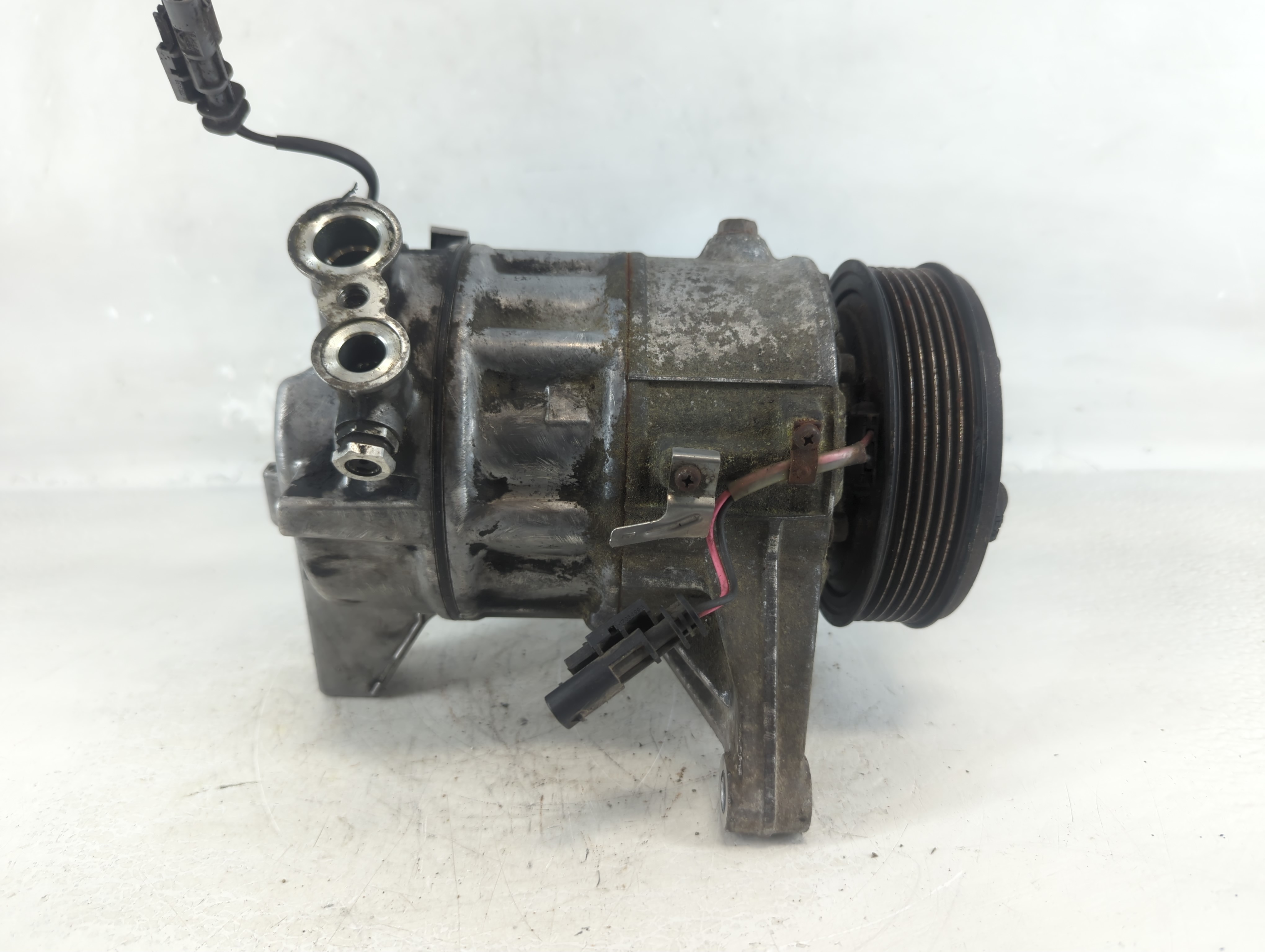 2012-2016 Cadillac Srx Air Conditioning A/c Ac Compressor Oem 1047997 - Oemusedautoparts1.com