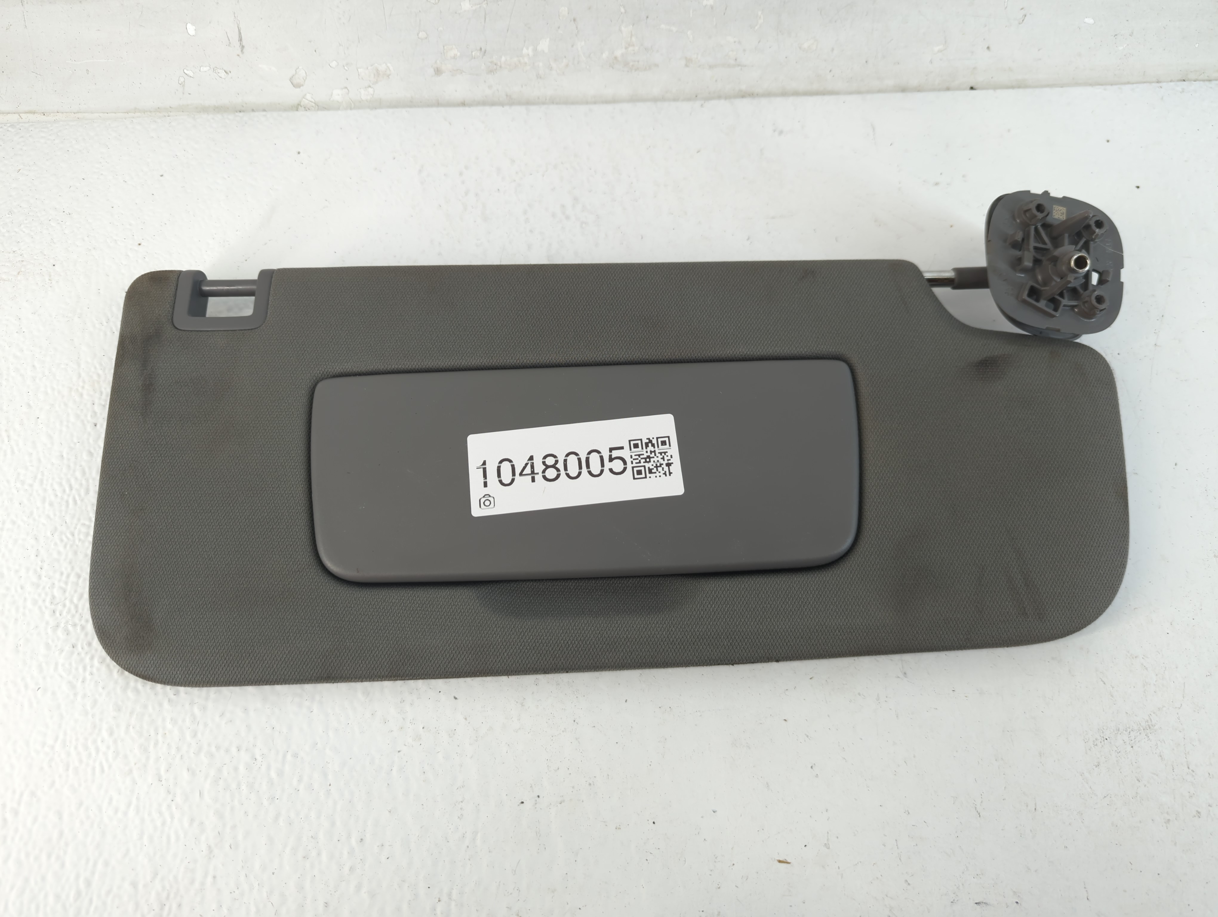 2019 Chevrolet Silverado 1500 Passenger Sun Visor Mirror Right Sunvisor 1048005 - Oemusedautoparts1.com