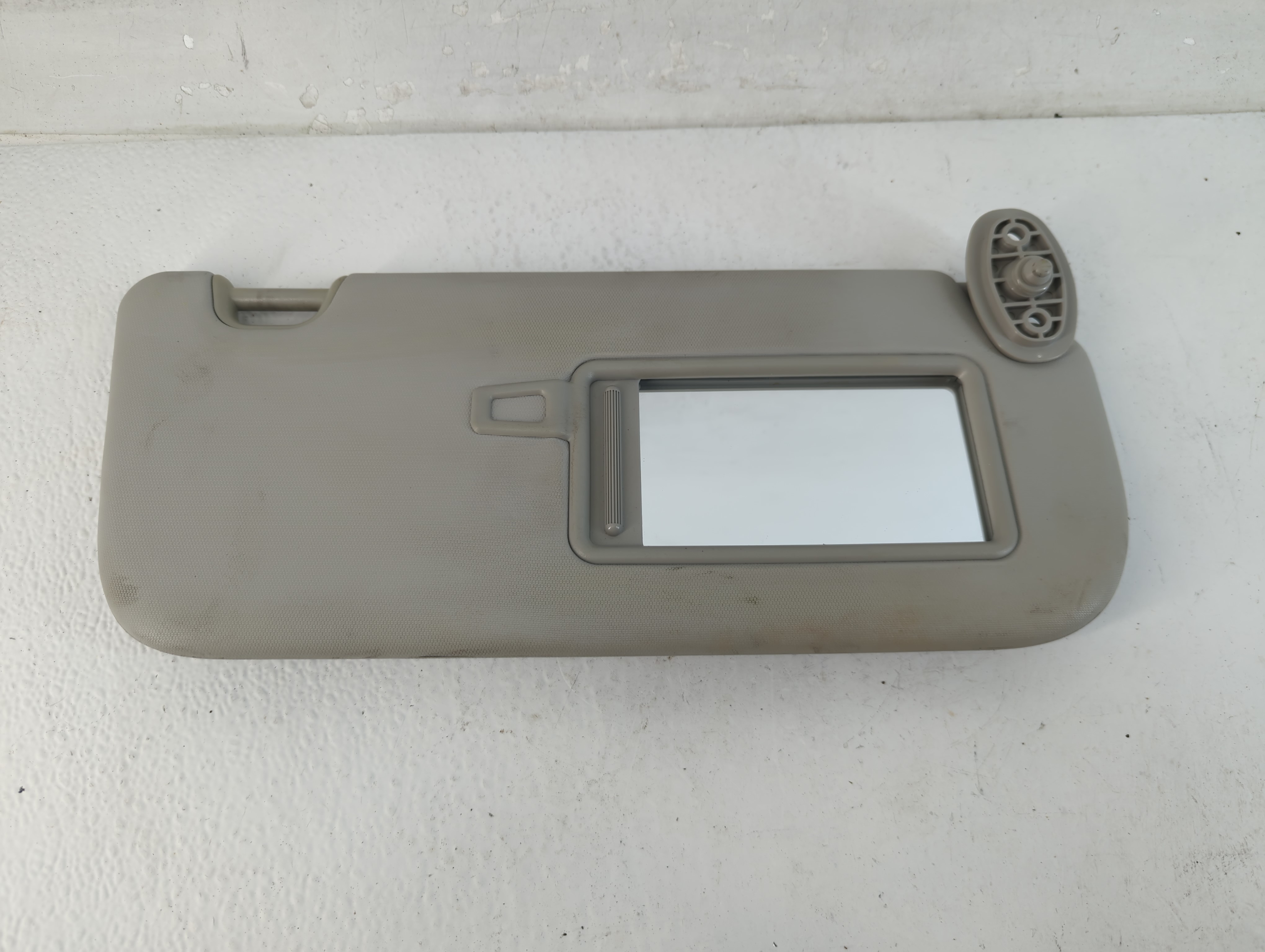 2014-2019 Kia Soul Passenger Sun Visor Mirror Right Sunvisor Ivory 1048006 - Oemusedautoparts1.com