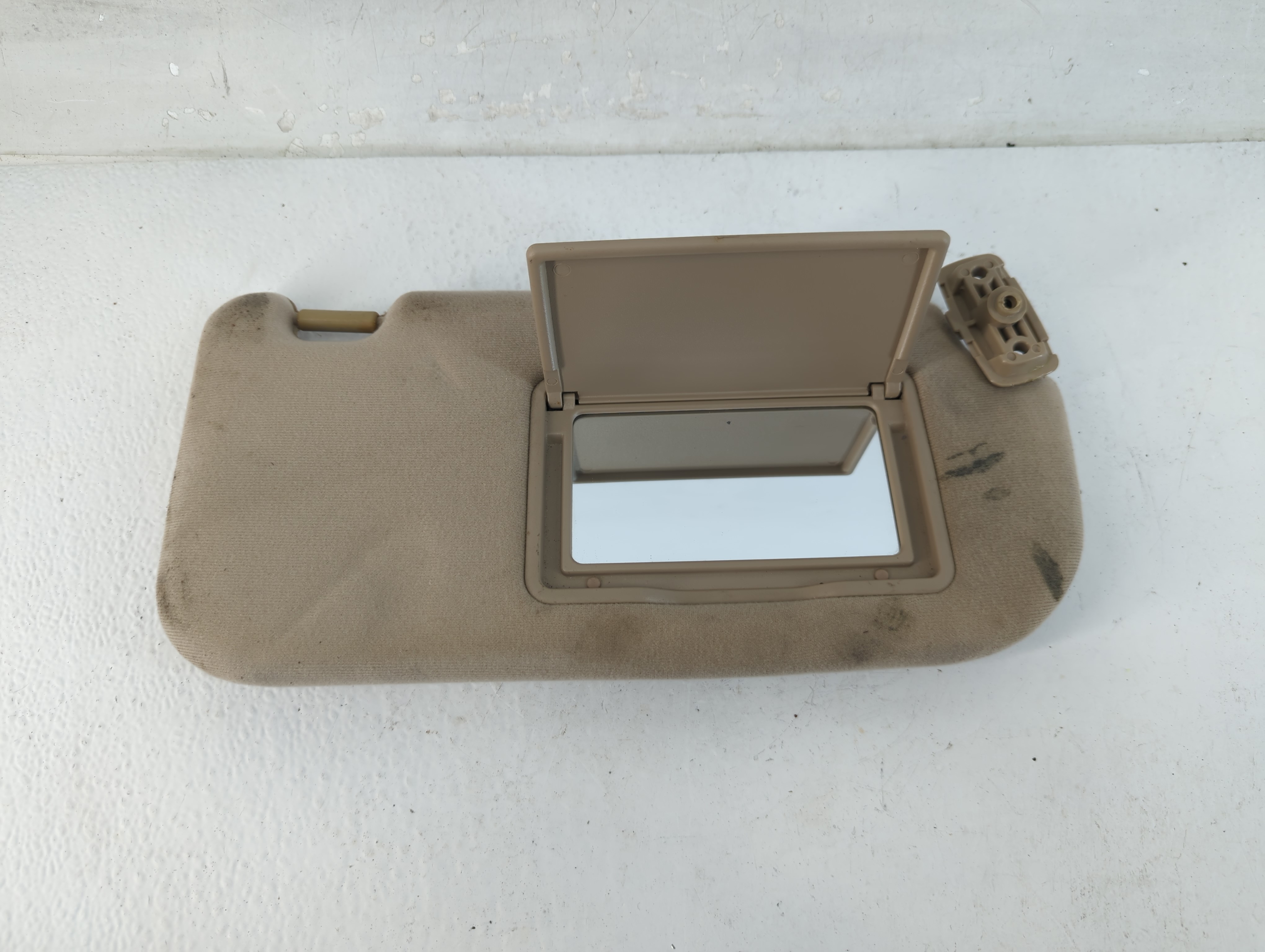 Picture of 2005-2010 Kia Sportage Driver Sun Visor Mirror Left Sunvisor Beige 1048008