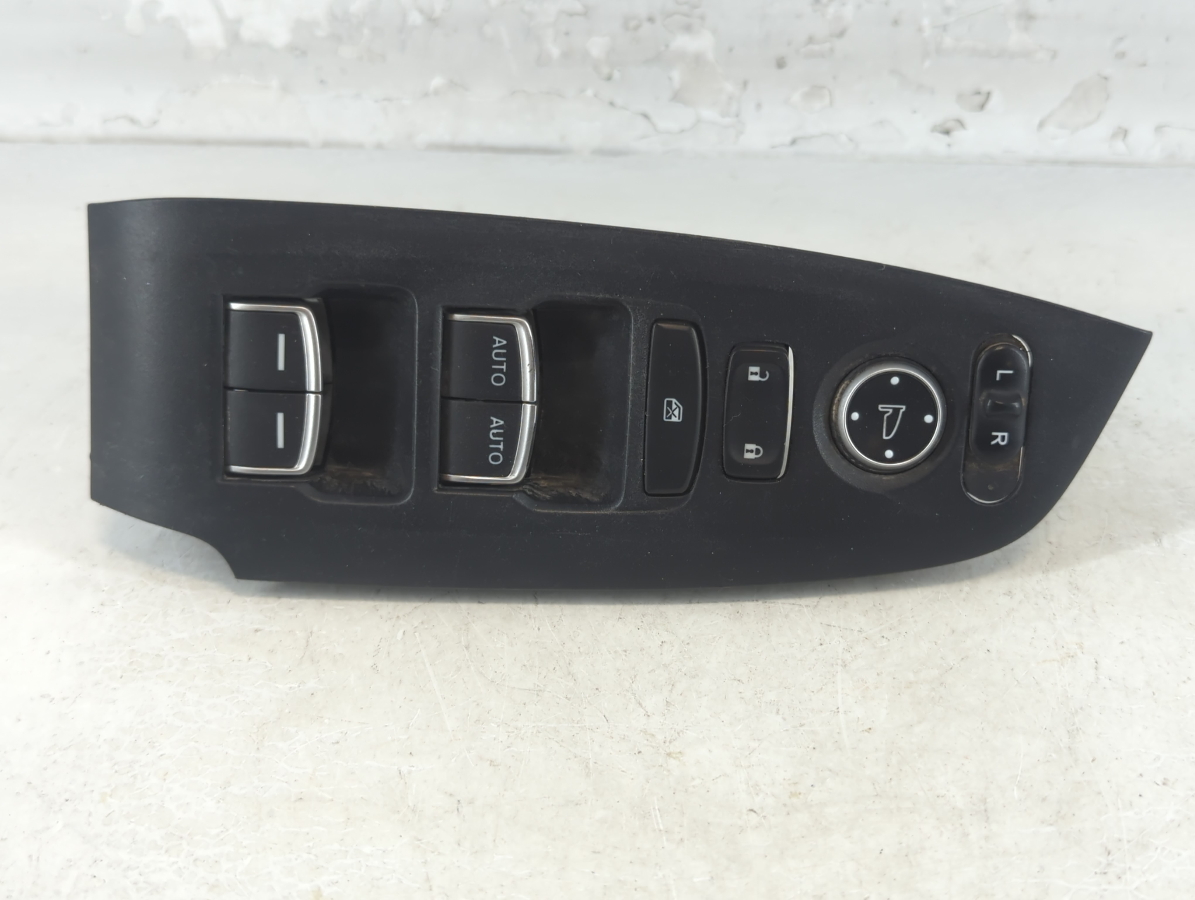 Picture of 2018-2022 Honda Accord Driver Left Door Master Power Window Switch 1048028